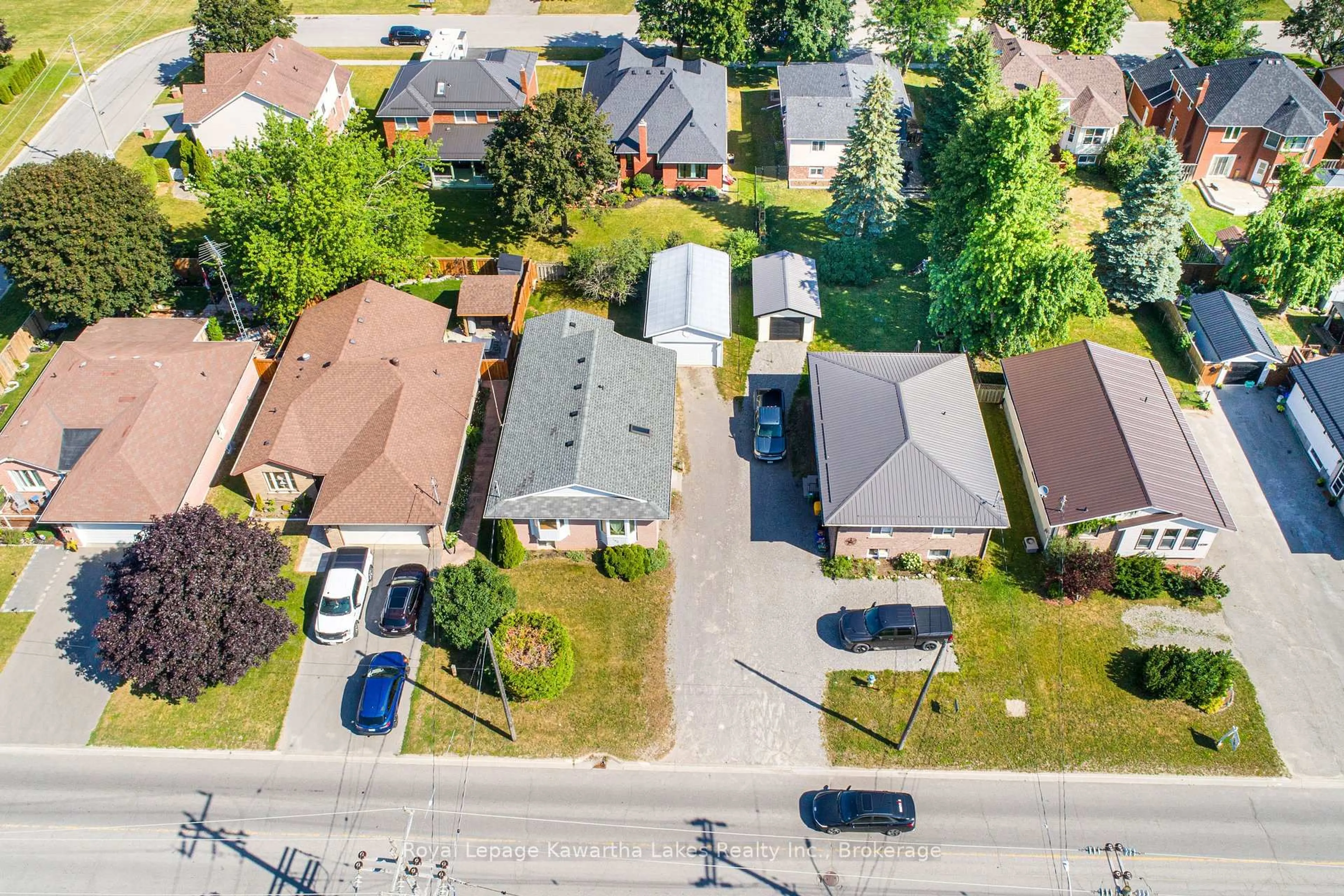 A pic from outside/outdoor area/front of a property/back of a property/a pic from drone, street for 182 Colborne St, Kawartha Lakes Ontario K9V 6A1