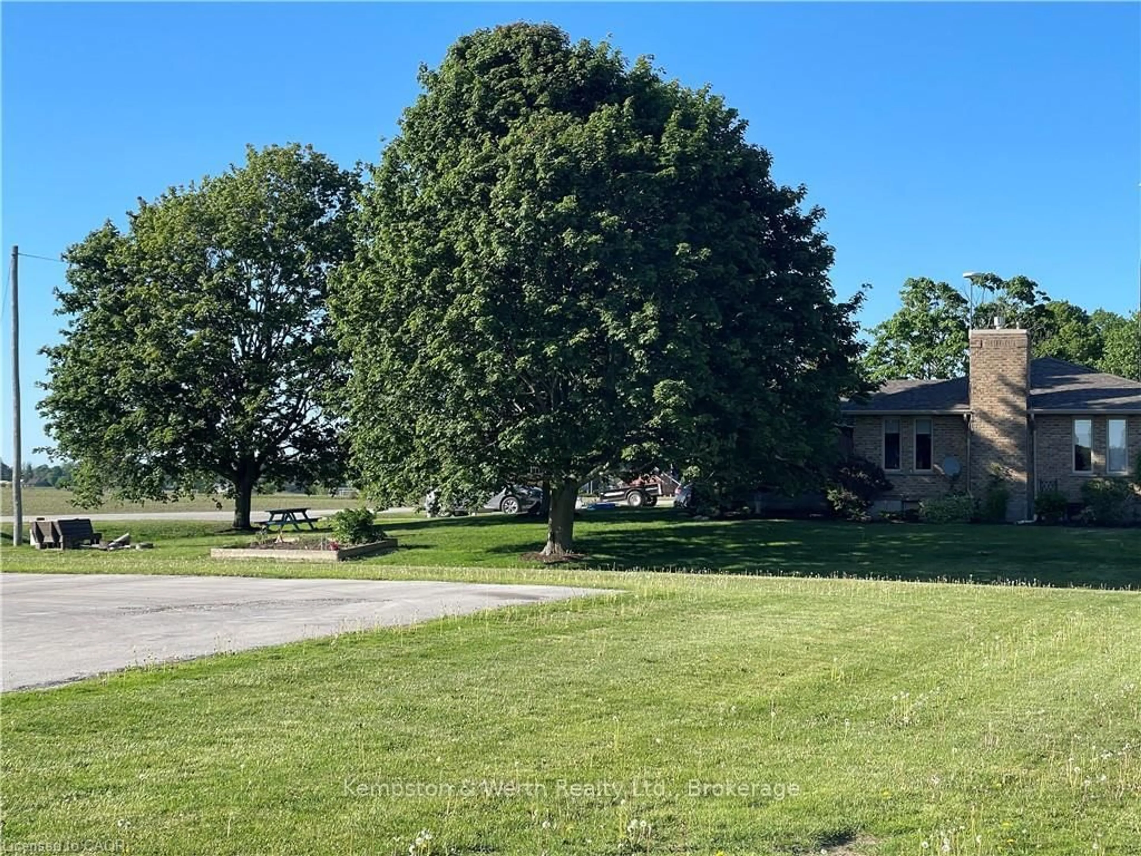 A pic from outside/outdoor area/front of a property/back of a property/a pic from drone, street for 1A Crawford St, Ashfield-Colborne-Wawanosh Ontario N0G 2W0