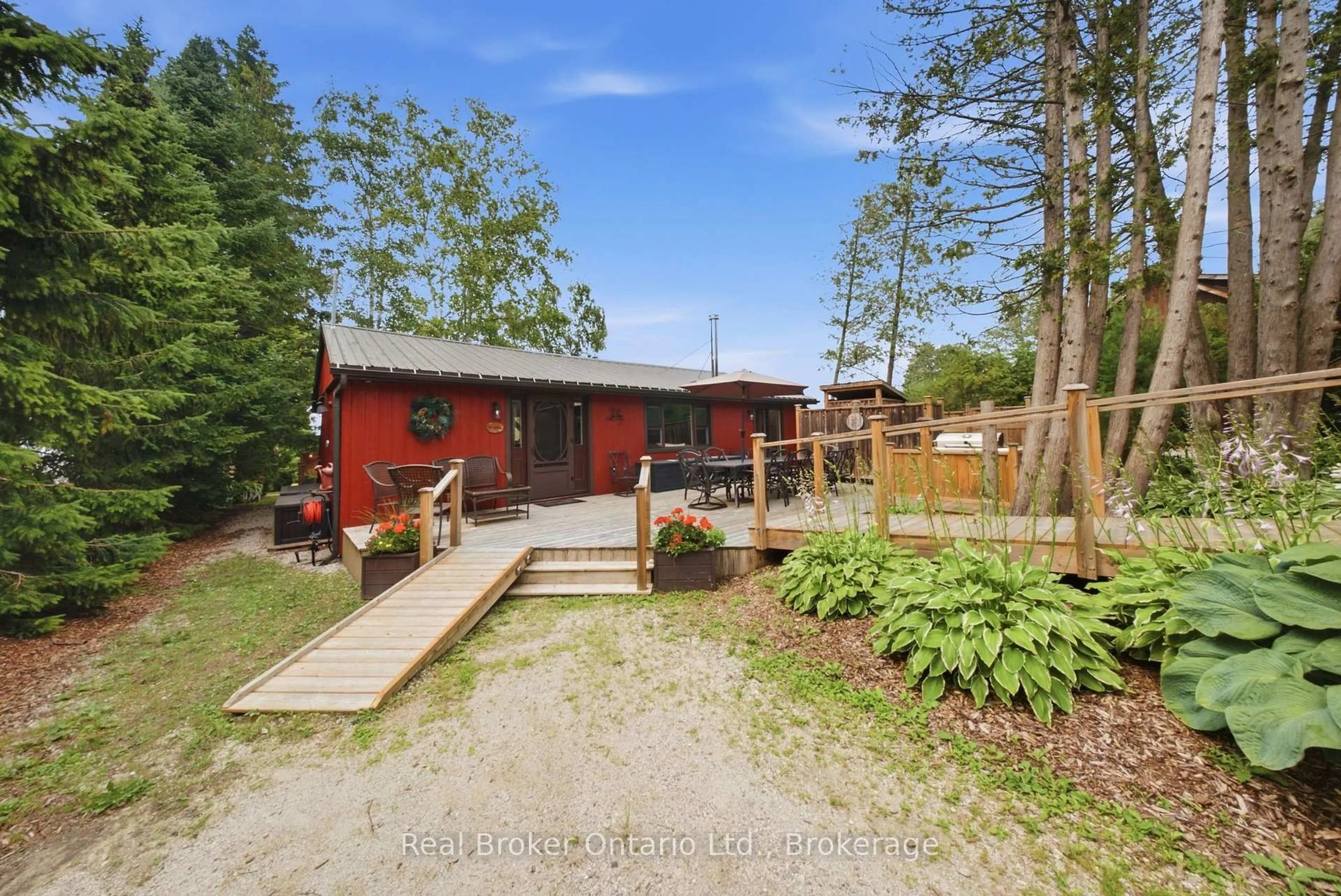A pic from outside/outdoor area/front of a property/back of a property/a pic from drone, unknown for 111 Wilson Dr, Georgian Bluffs Ontario N0H 2T0