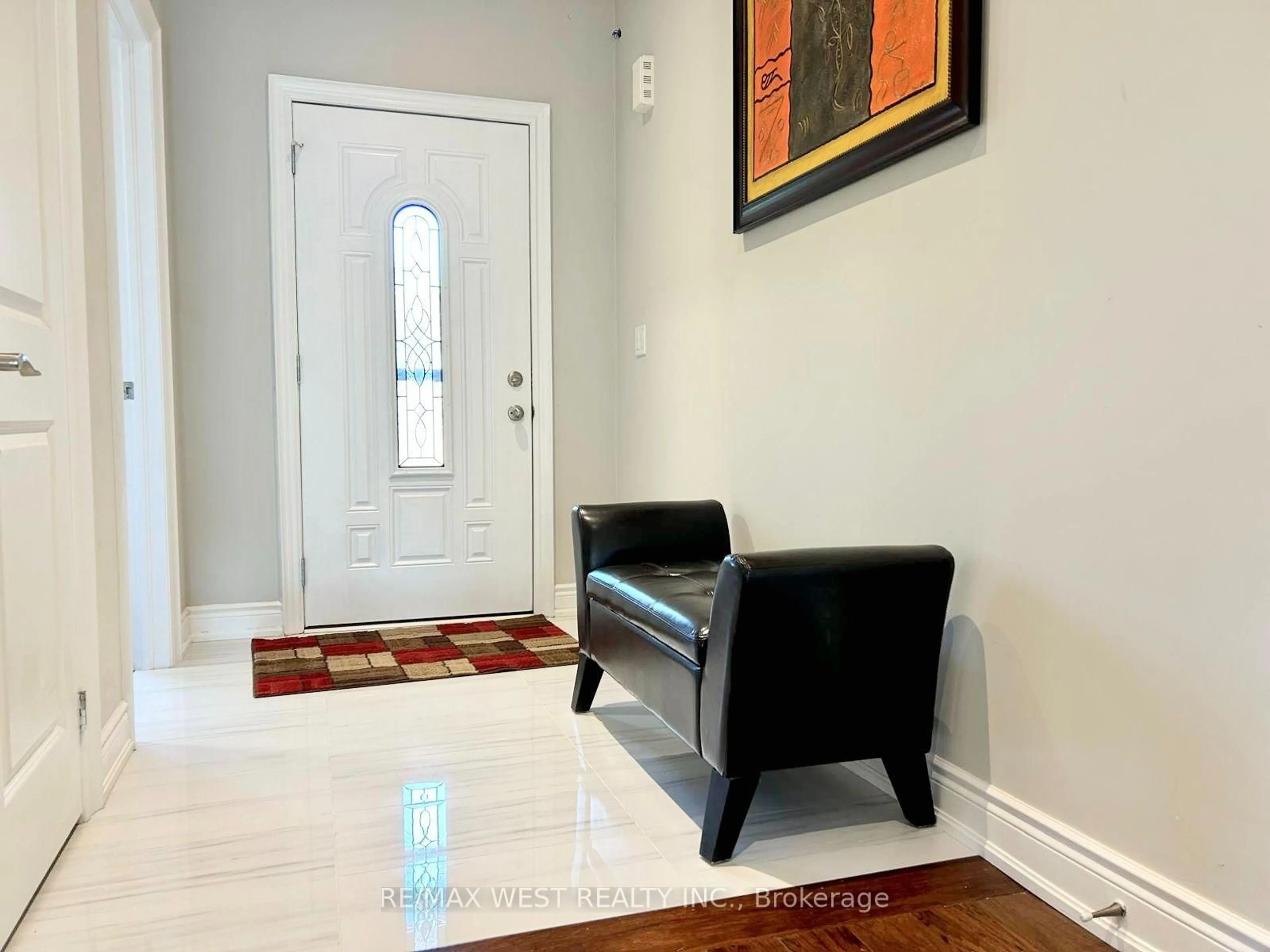 Indoor entryway for 69 Peterson St, Blandford-Blenheim Ontario N0J 1G0