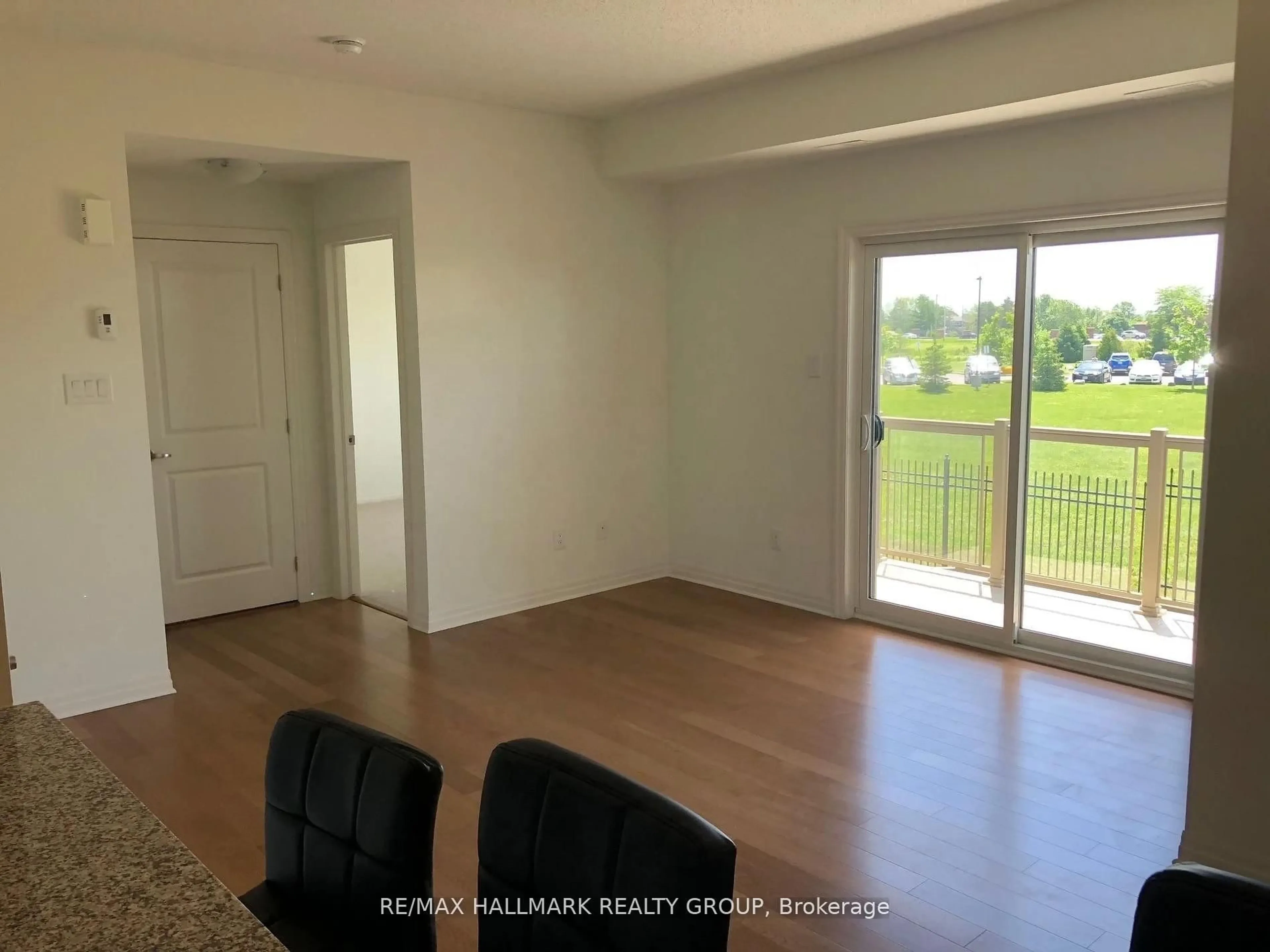 A pic of a room for 273 BIG SKY Private, Ottawa Ontario K1T 0M8