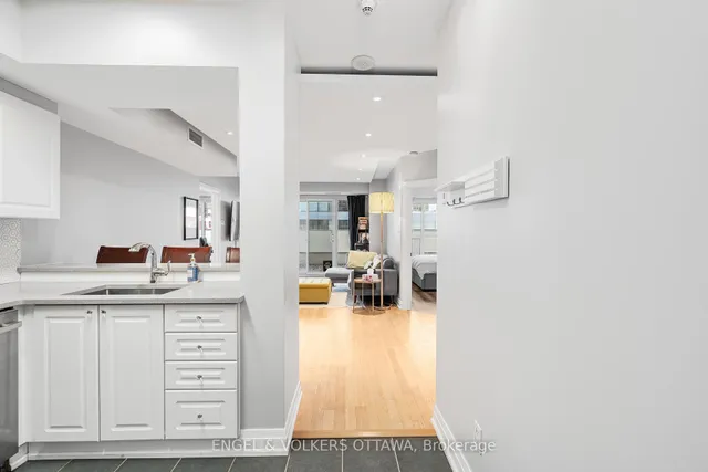 200 RIDEAU St #202, Ottawa 5