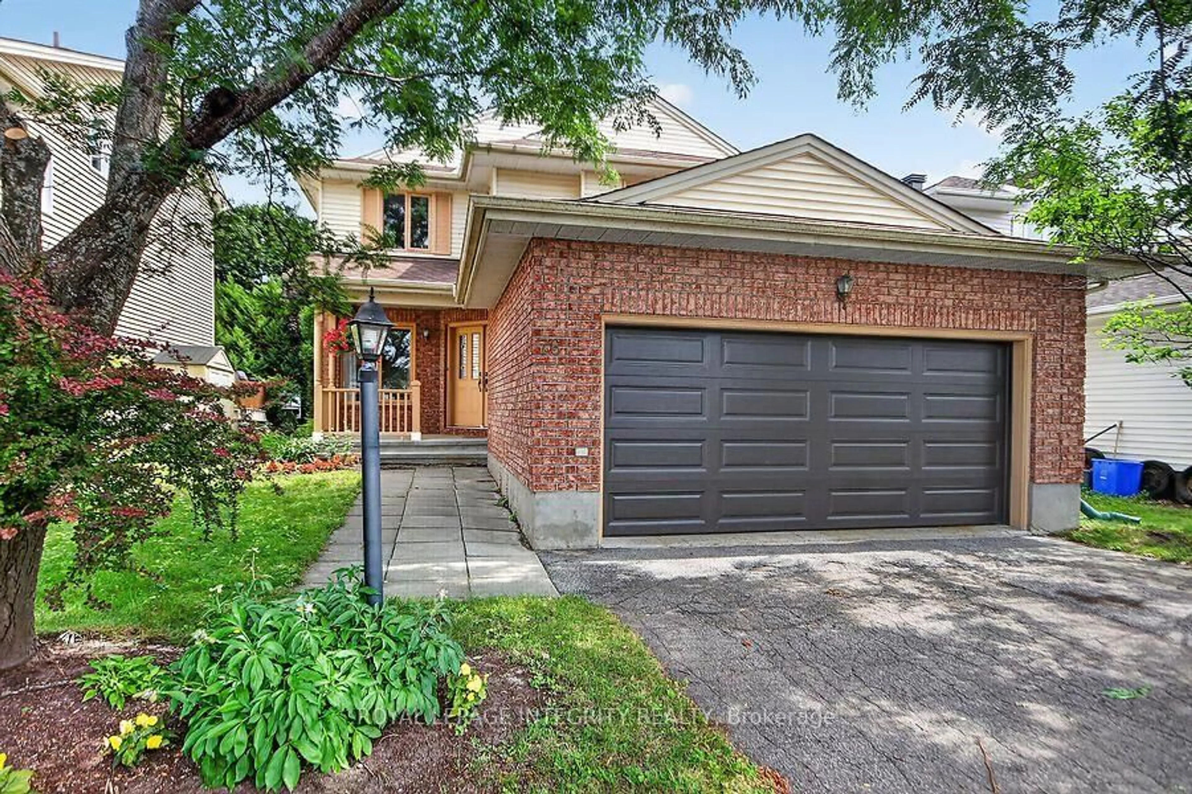 Home with brick exterior material, street for 76 Saddlehorn Cres, Ottawa Ontario K2M 2B1