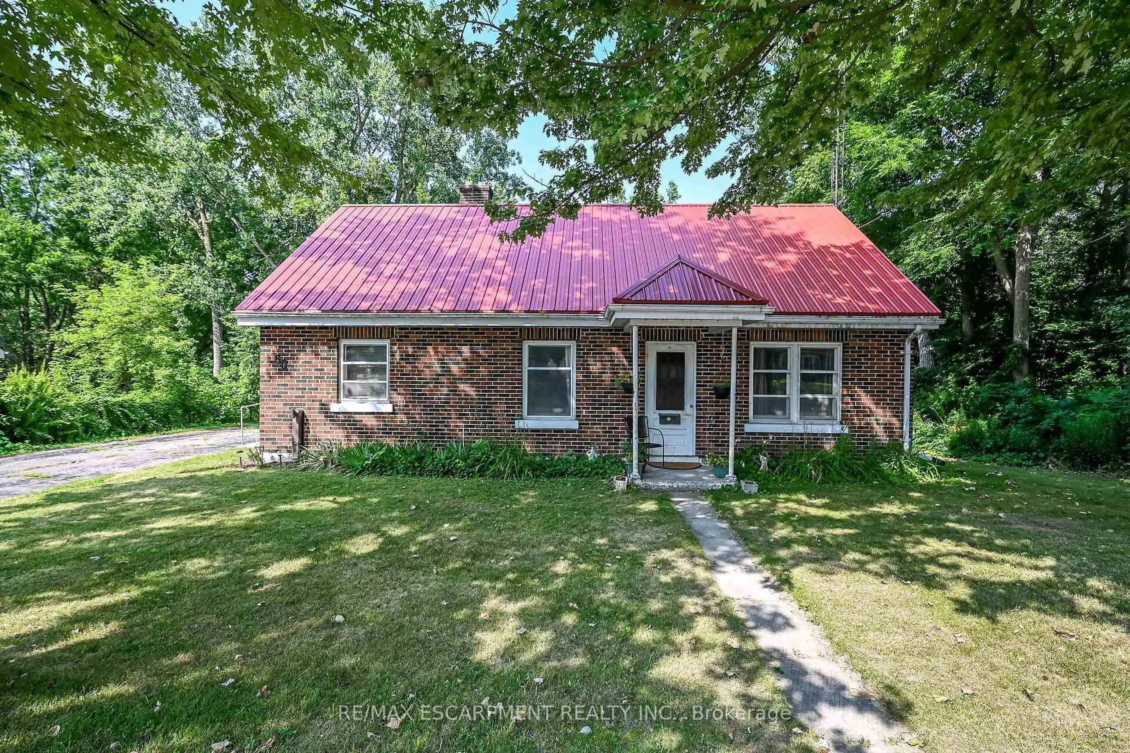 Home with brick exterior material, street for 60 LOCKS Rd, Brantford Ontario N3S 6Y9