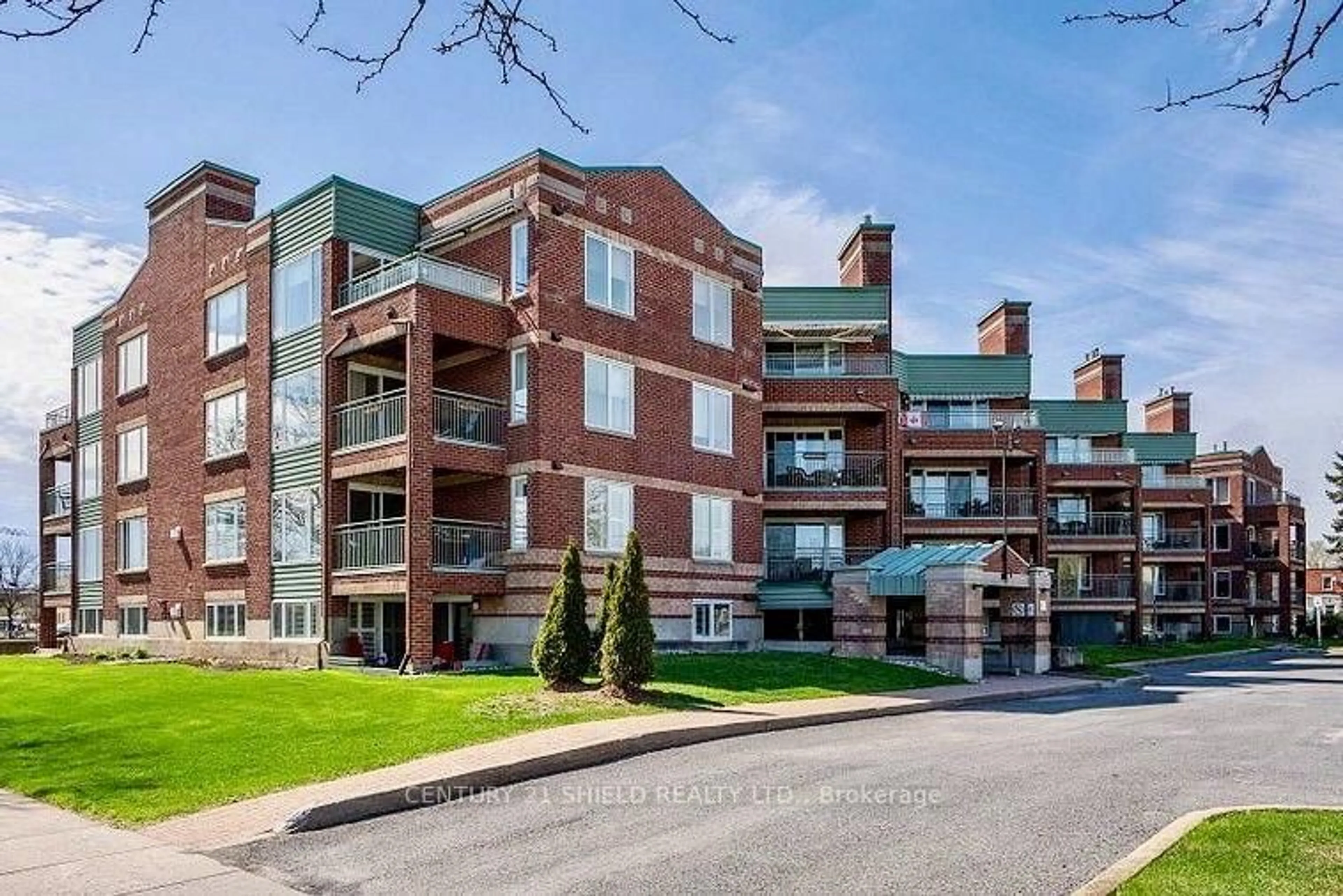 Unknown for 121 Water St #404, Cornwall Ontario K6J 5T8