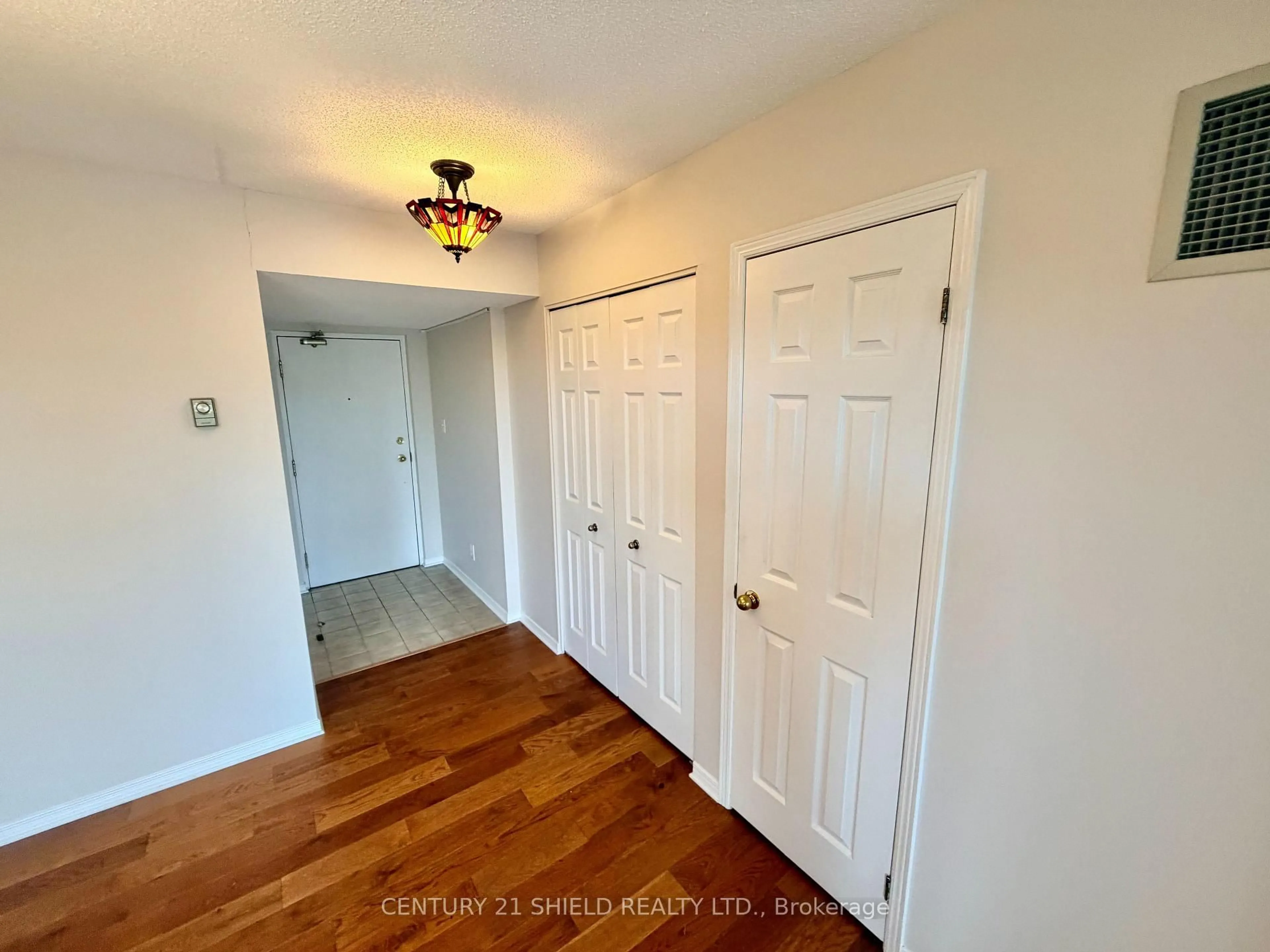 Unknown for 121 Water St #404, Cornwall Ontario K6J 5T8
