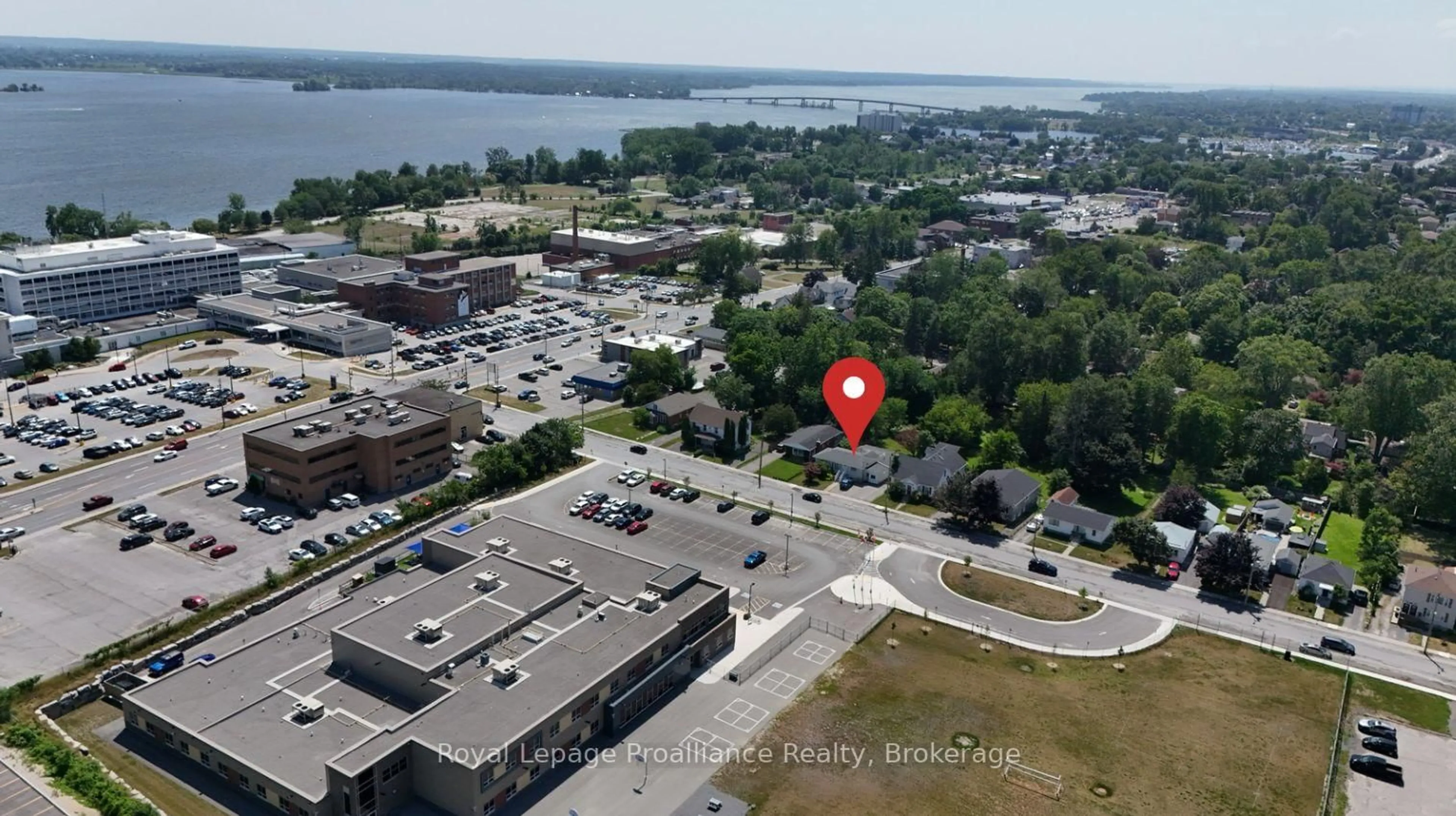 A pic from outside/outdoor area/front of a property/back of a property/a pic from drone, water/lake/river/ocean view for 136 Macdonald Ave, Belleville Ontario K8N 3Y3