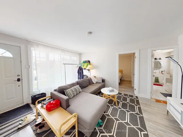 136 Macdonald Ave, Belleville 5