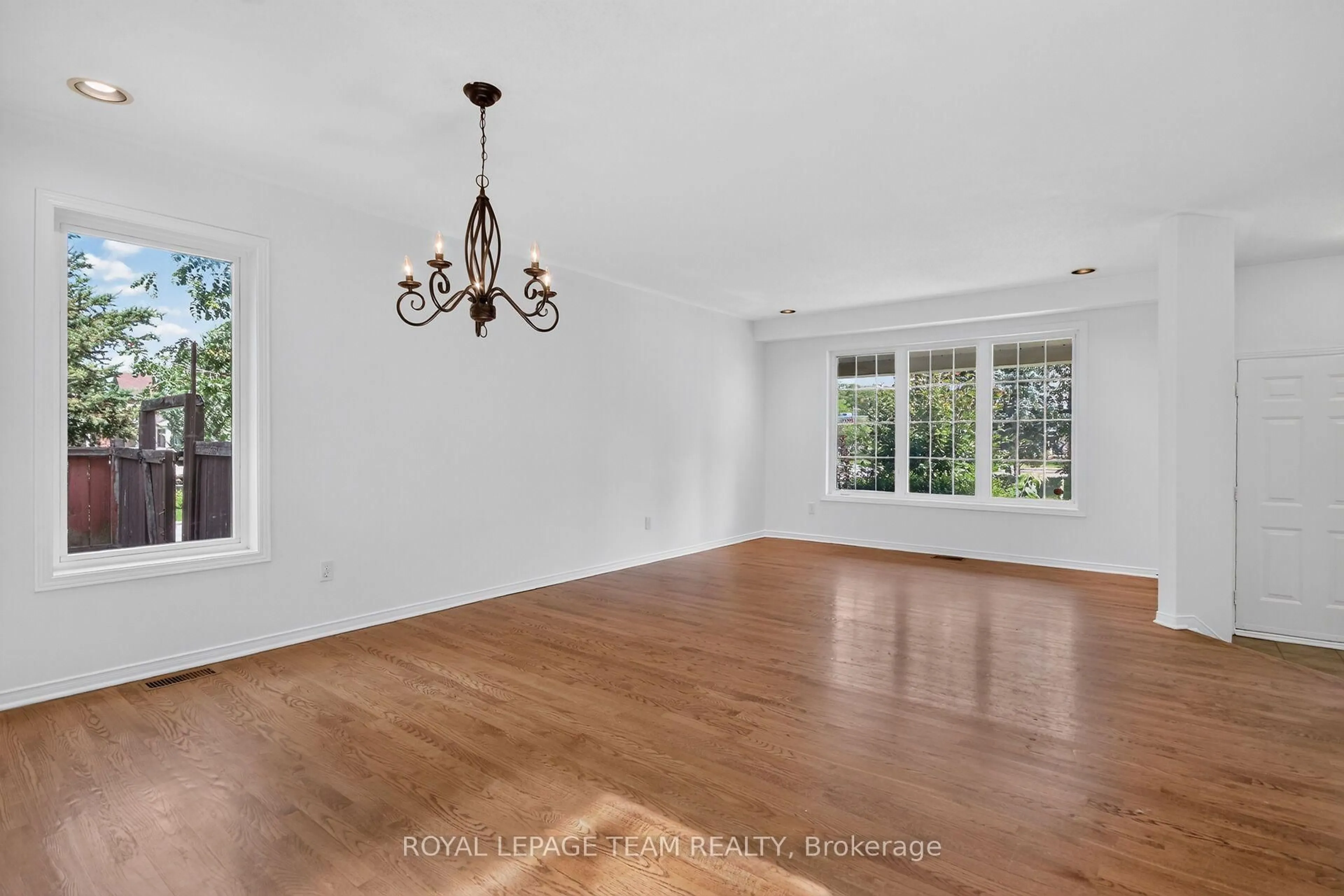 A pic of a room for 32 Vistapointe Dr, Barrhaven Ontario K2G 6N3
