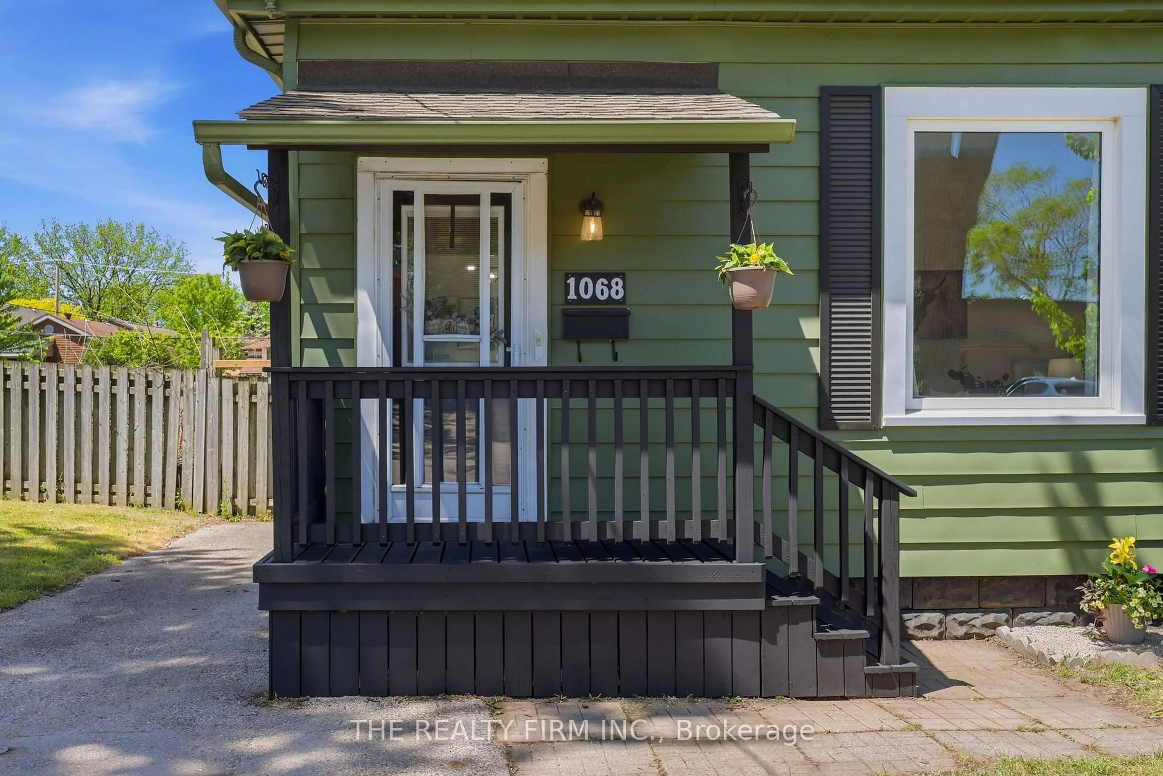 Unknown for 1068 Margaret St, London East Ontario N5W 2K1