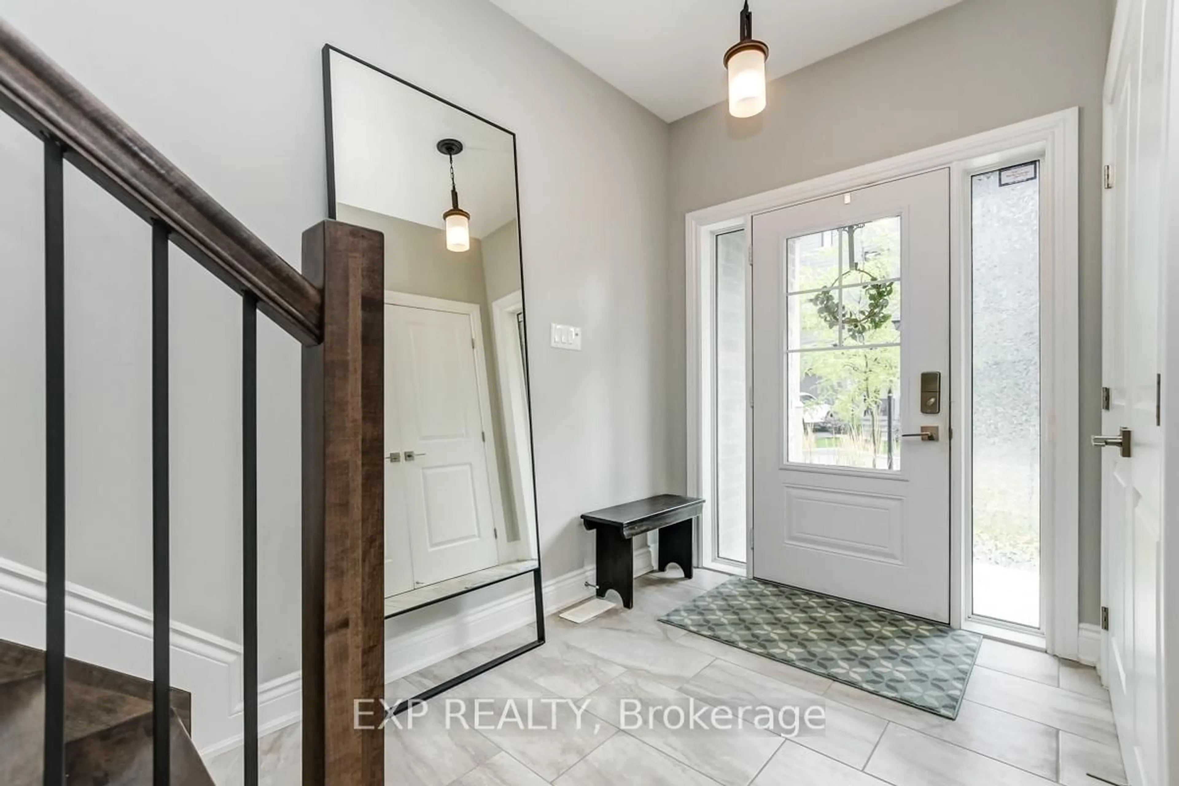 Indoor entryway for 703 Reverie Private, Stittsville Ontario K2S 1E3
