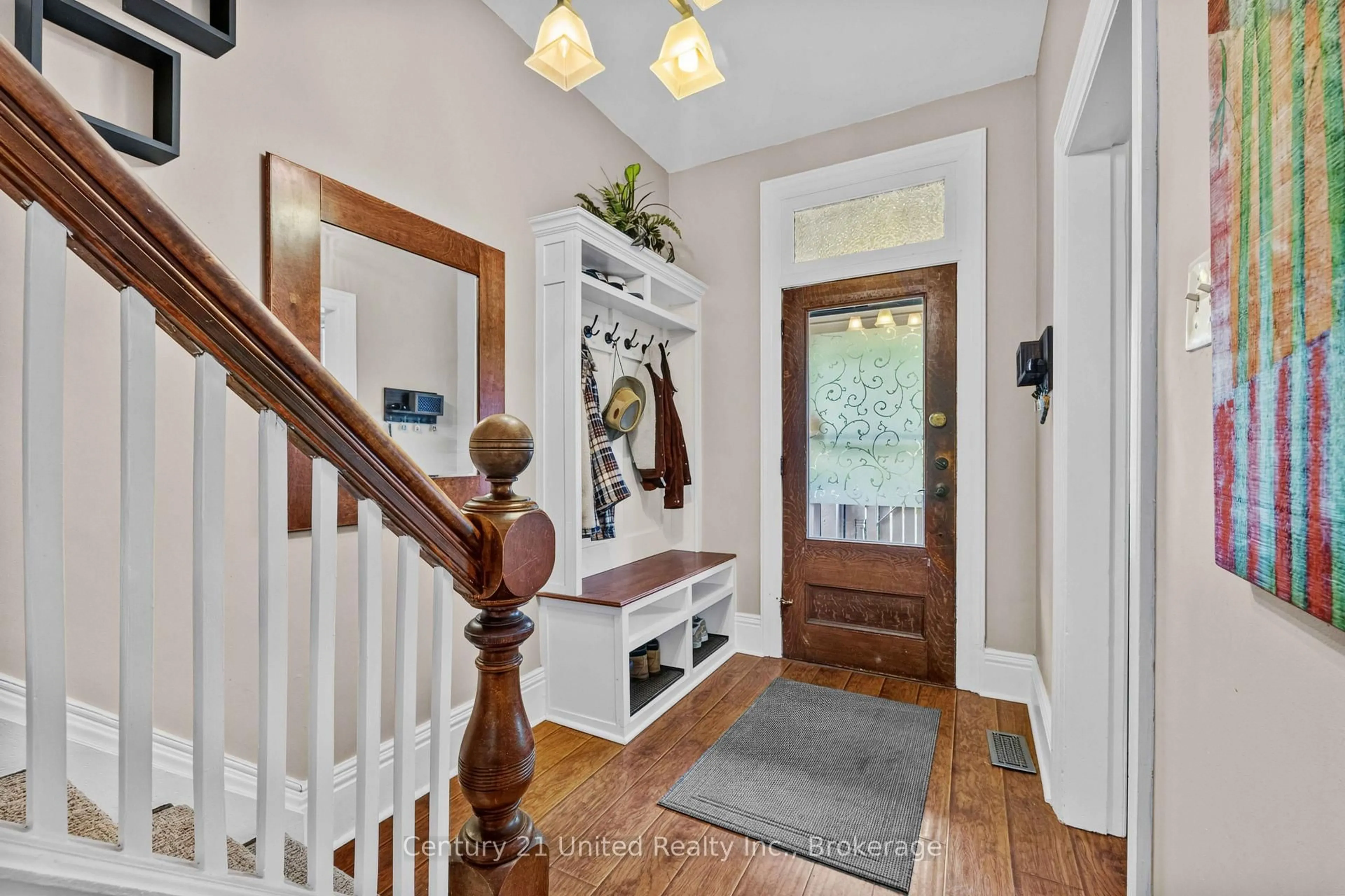 Indoor entryway for 95 Morrow St, Peterborough Ontario K9J 1X4