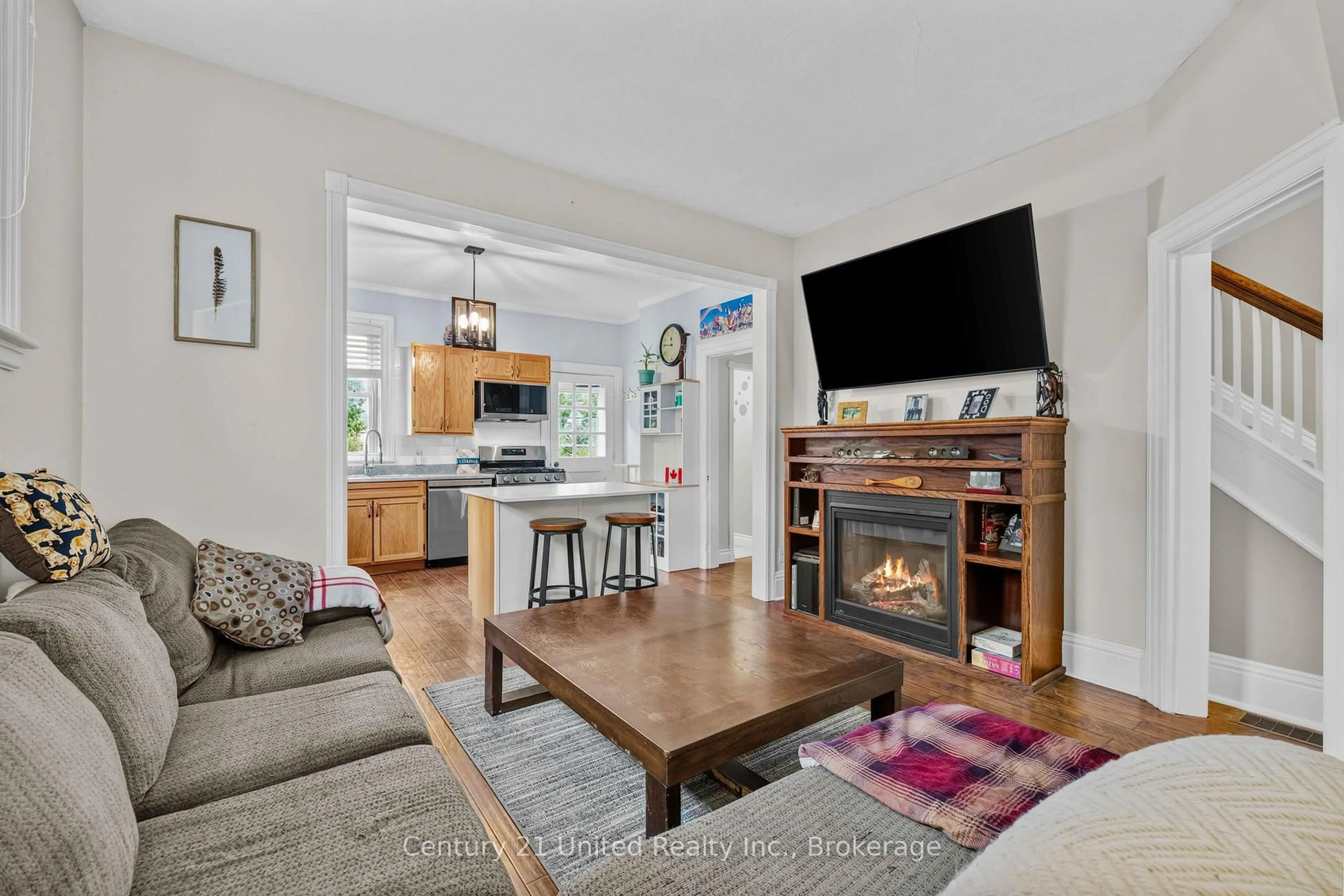 Living room with furniture, unknown for 95 Morrow St, Peterborough Ontario K9J 1X4