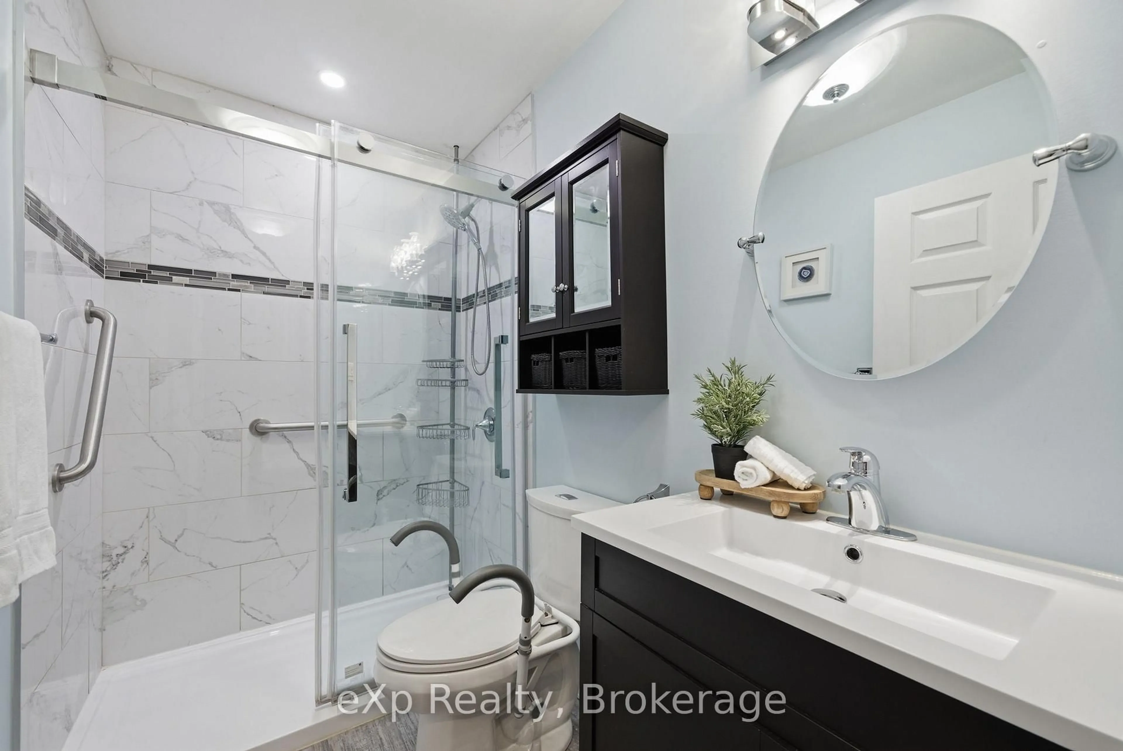 Contemporary bathroom, ceramic/tile floor for 400 Westwood Dr #F5, Cobourg Ontario K9A 2B6