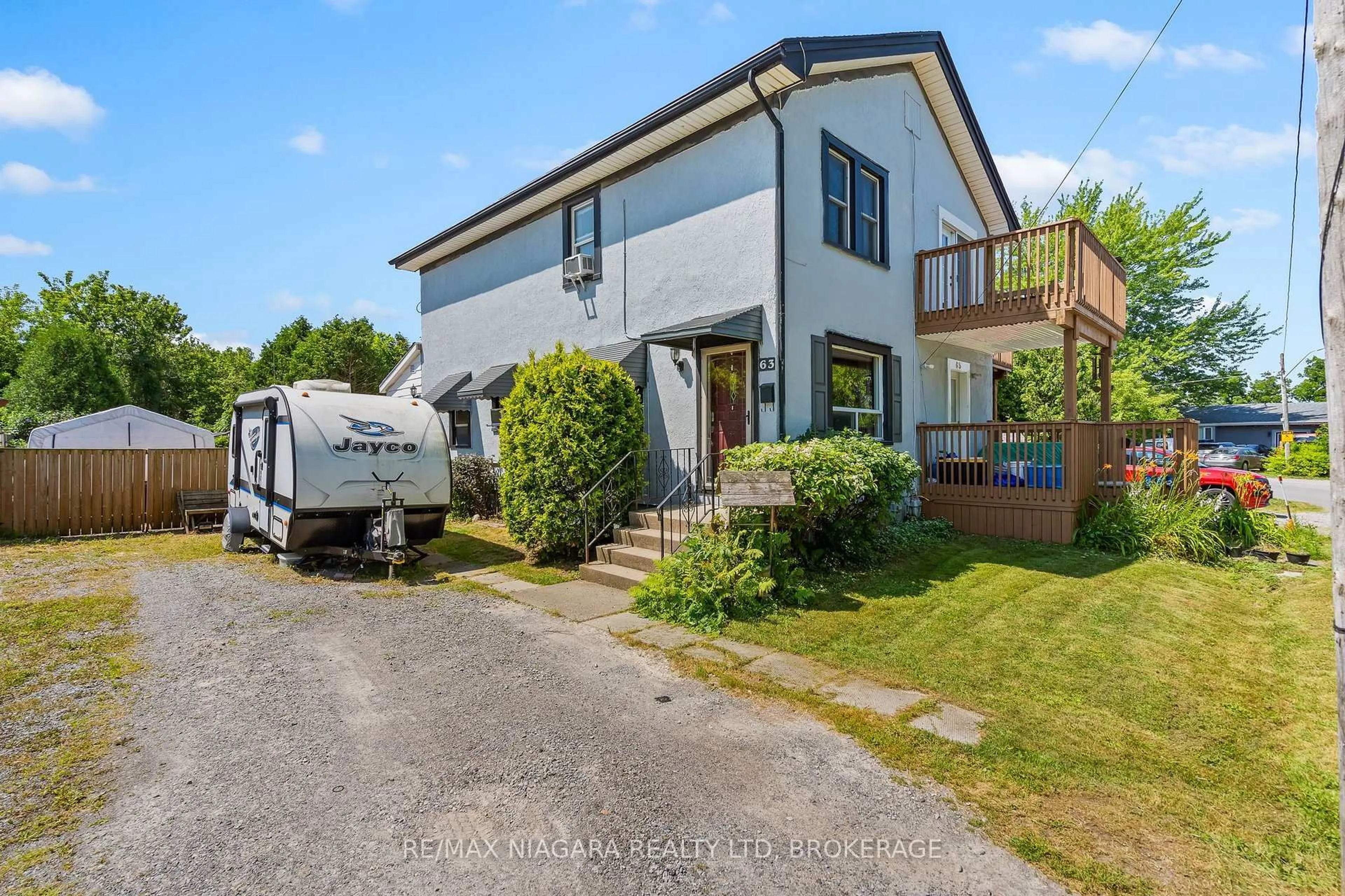 A pic from outside/outdoor area/front of a property/back of a property/a pic from drone, street for 63 Hodgkins Ave, Thorold Ontario L2V 1M2