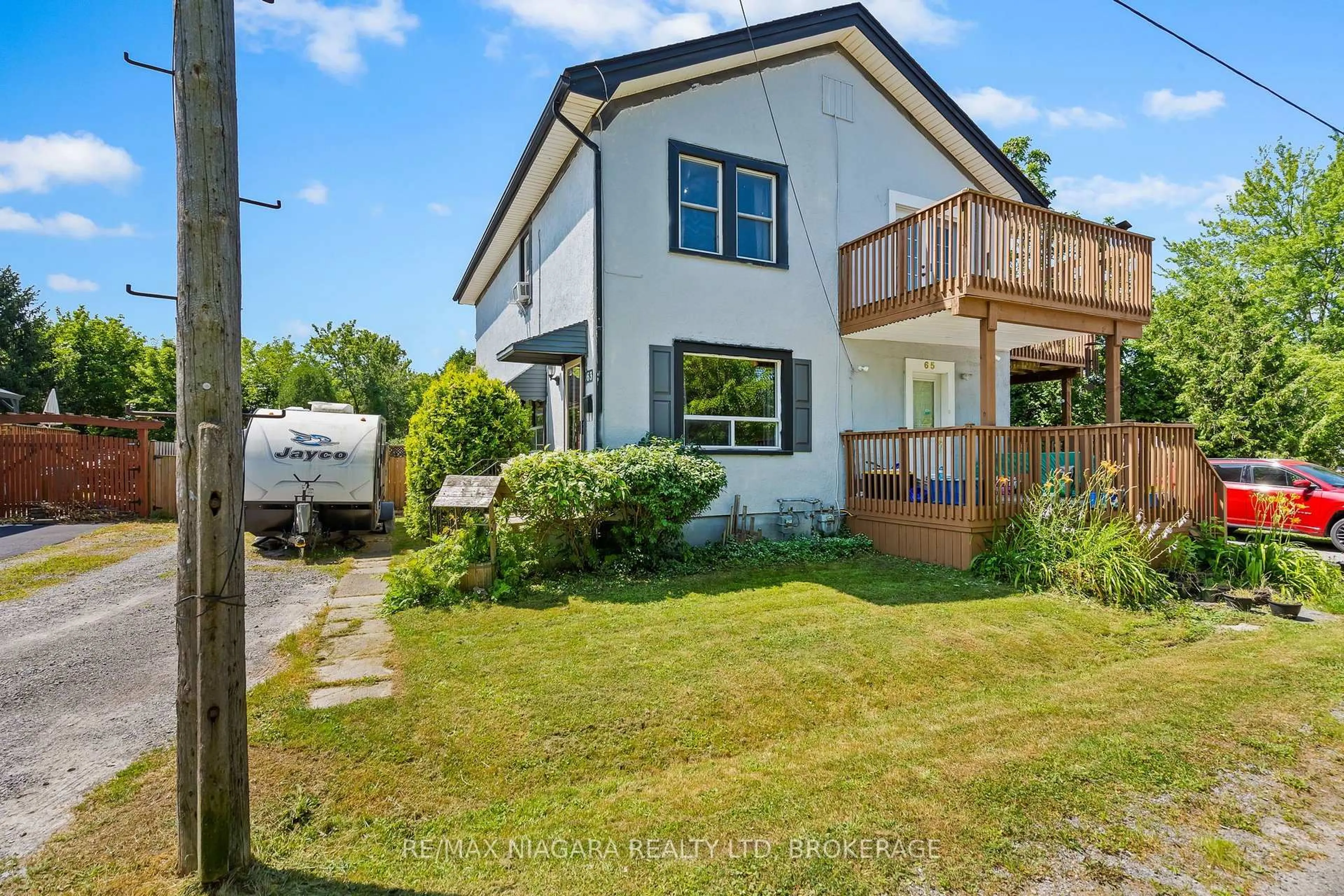 A pic from outside/outdoor area/front of a property/back of a property/a pic from drone, street for 63 Hodgkins Ave, Thorold Ontario L2V 1M2