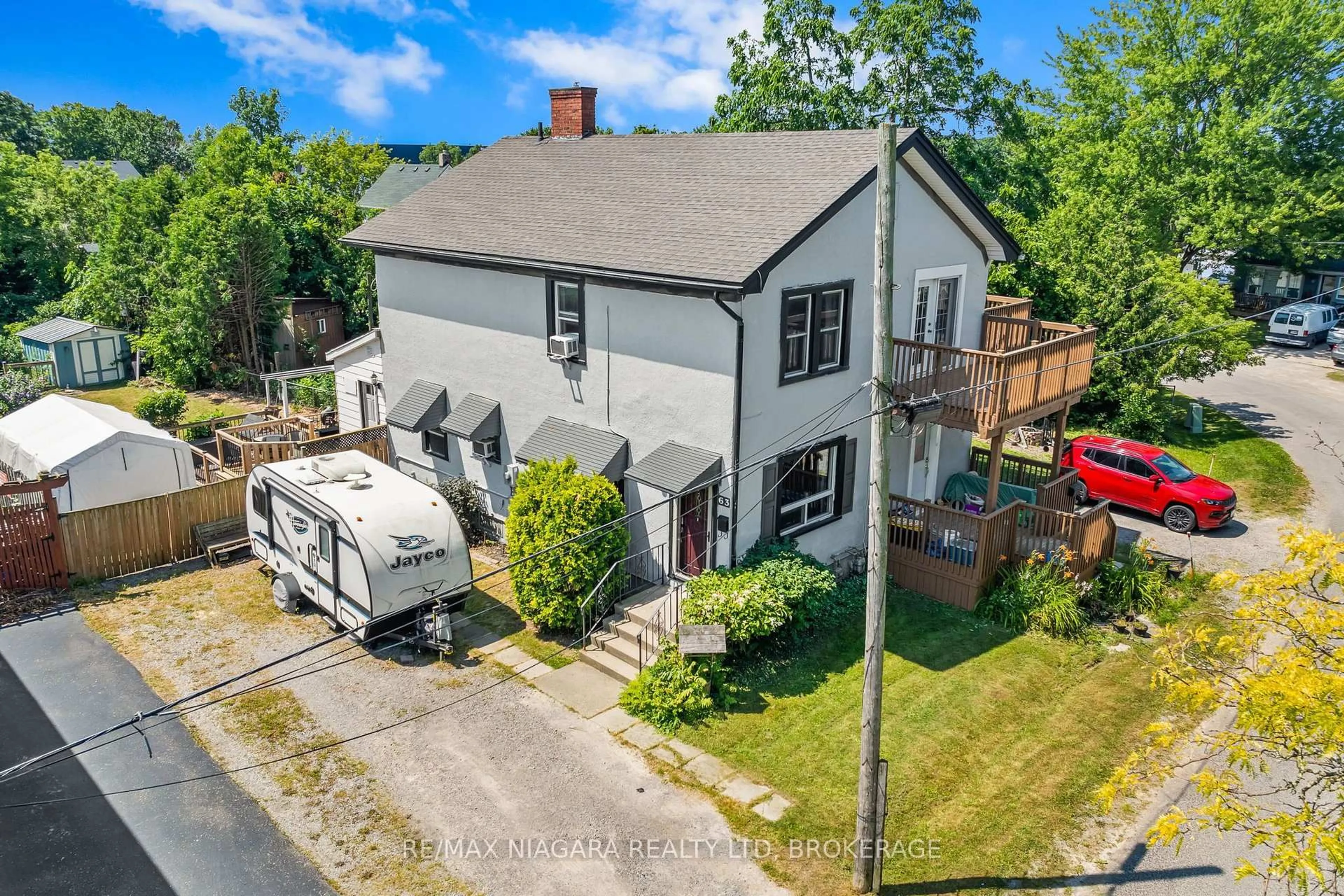 A pic from outside/outdoor area/front of a property/back of a property/a pic from drone, street for 63 Hodgkins Ave, Thorold Ontario L2V 1M2