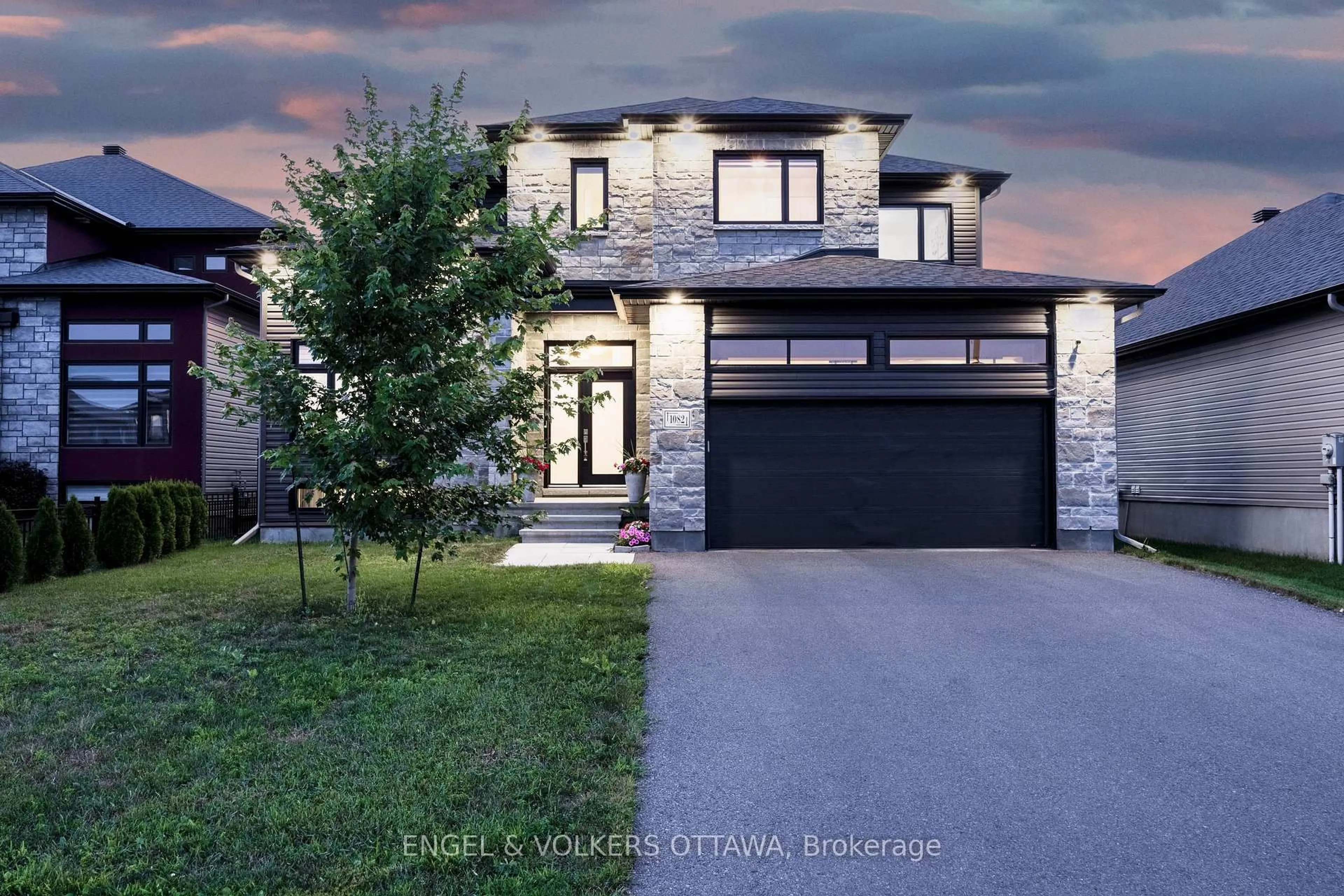 Home with brick exterior material, street for 1082 Docteur Corbeil Blvd, Clarence-Rockland Ontario K4K 0E9