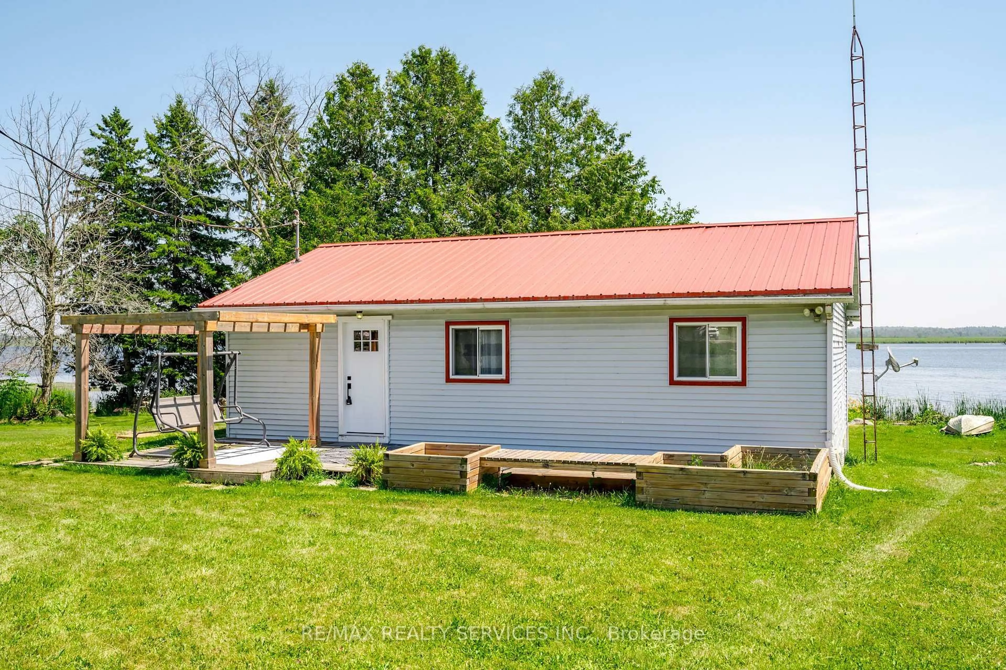 Home with vinyl exterior material, building for 505 CATCHMORE Rd, Trent Hills Ontario K0L 1L0