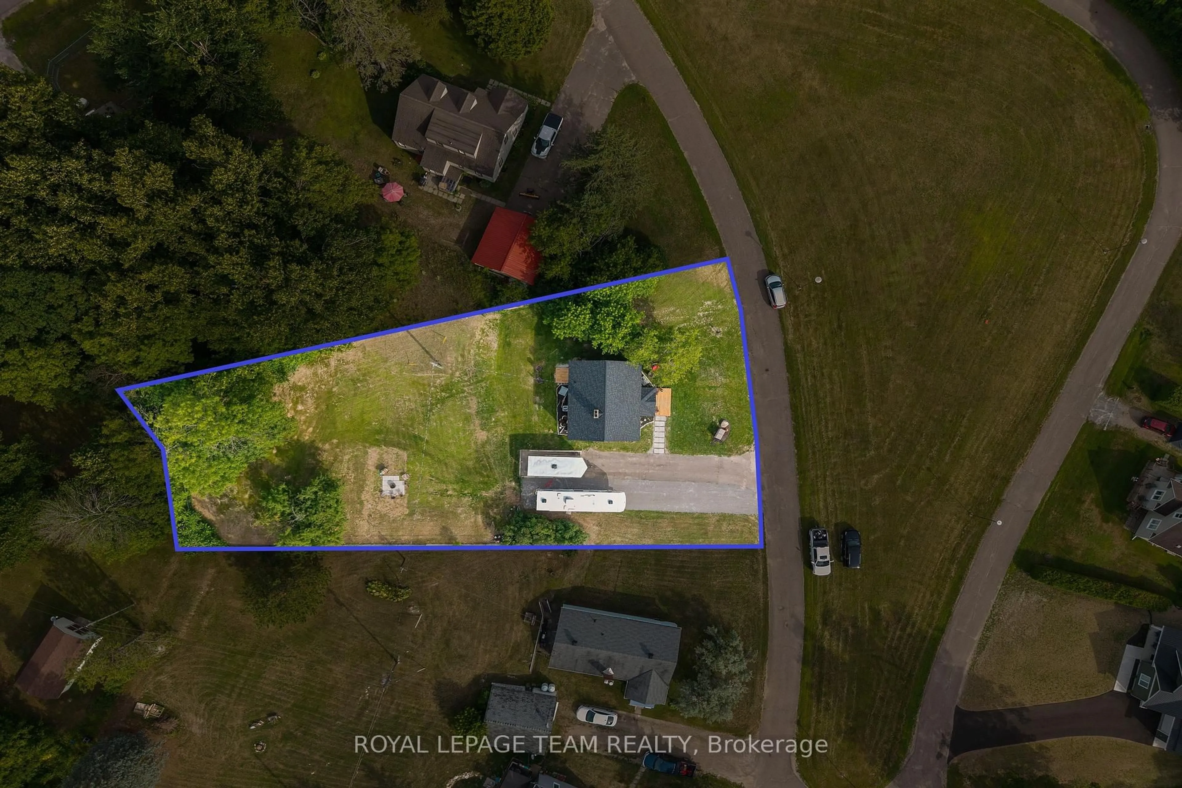 A pic from outside/outdoor area/front of a property/back of a property/a pic from drone, street for 27 Tammy Tr, Haley Station Ontario K0J 1Y0