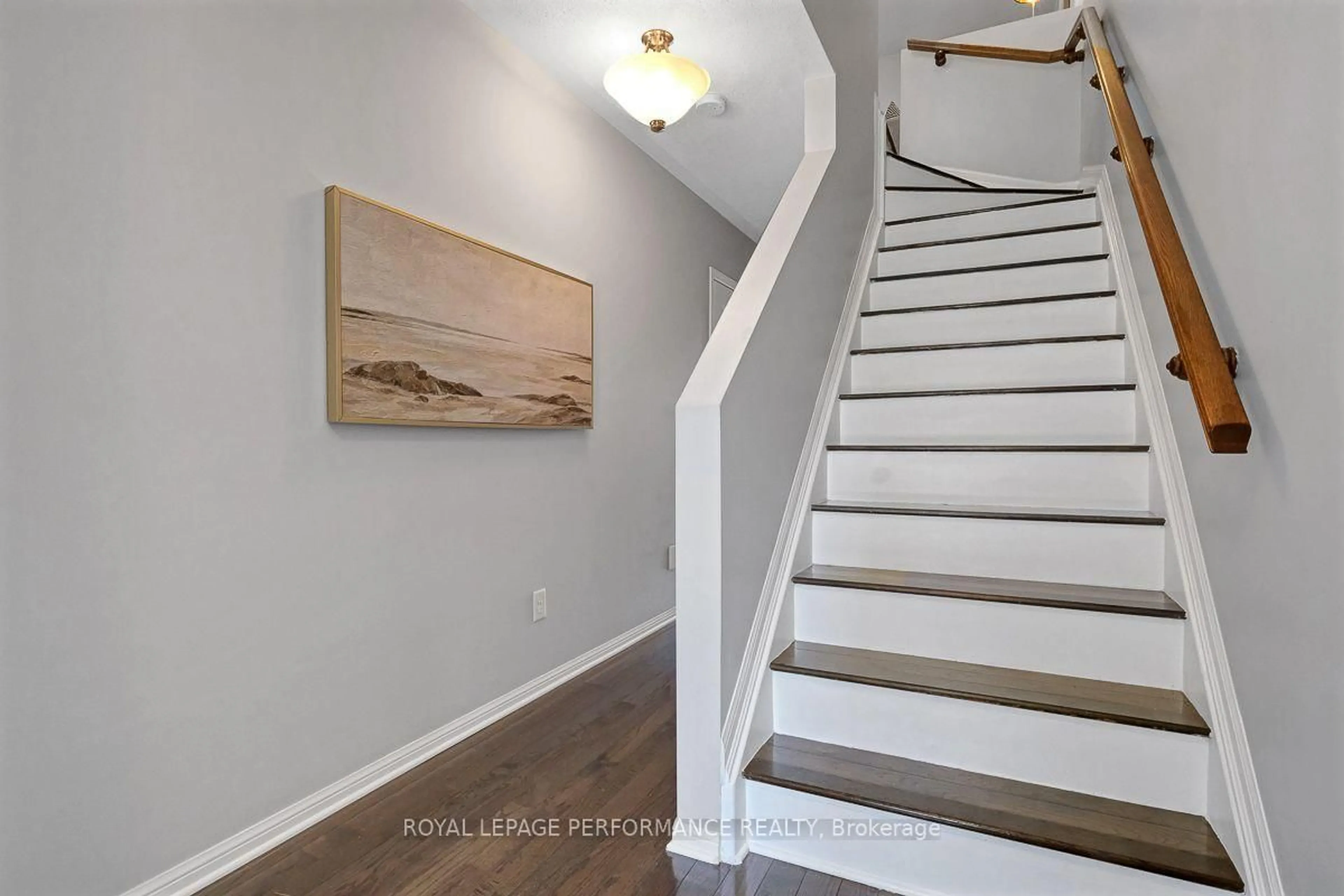Stairs for 759 Sanibel Private, Ottawa Ontario K2H 0A8