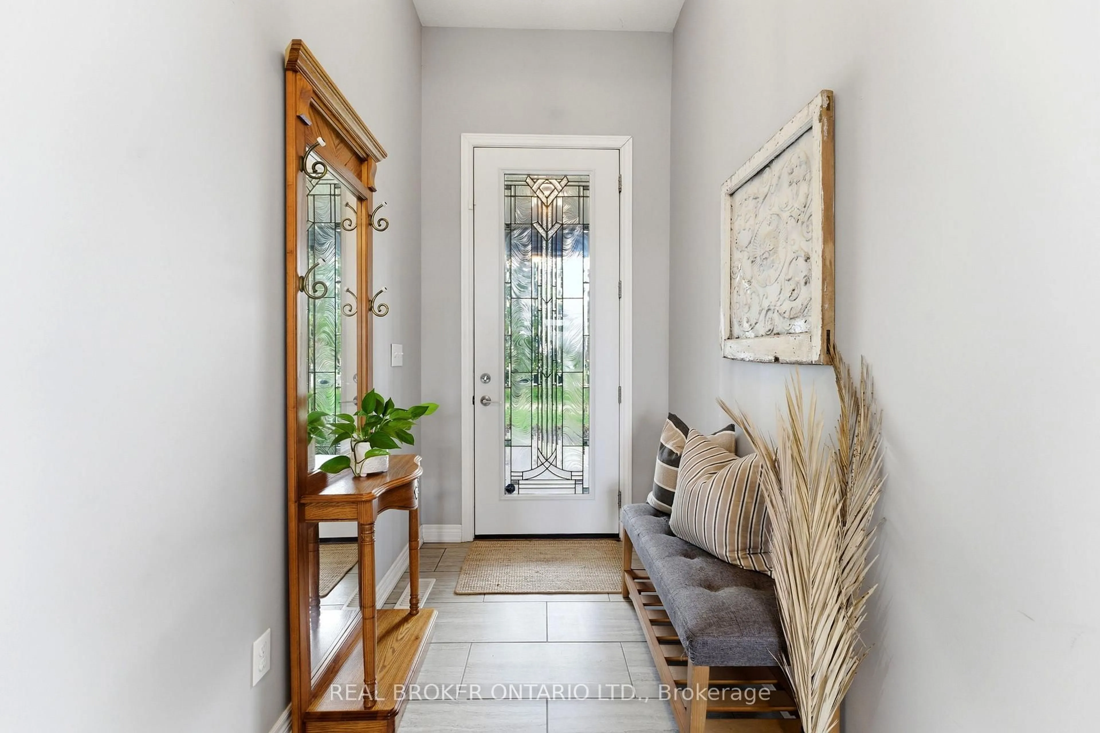 Indoor entryway for 191 Highway 53 Highway, Brant Ontario N0E 1B0