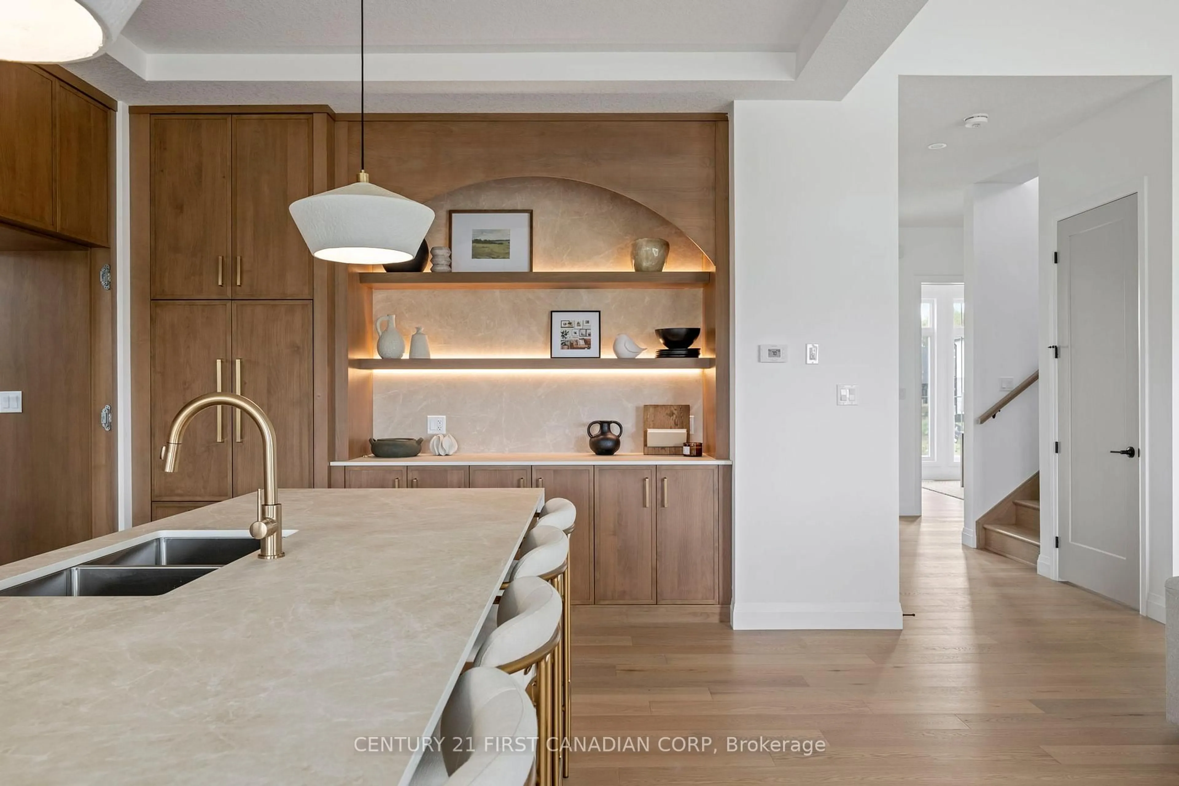 Contemporary kitchen, unknown for 207 Foxborough Pl, Thames Centre Ontario N0M 2P0