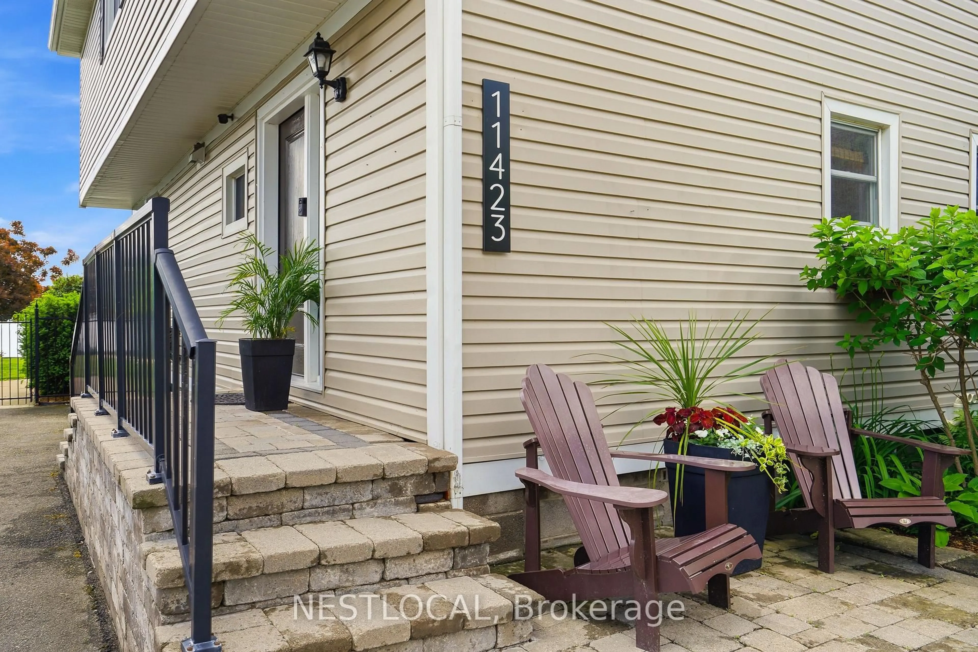 Patio, street for 11423 Morgans Point Rd, Wainfleet Ontario L3K 5V4