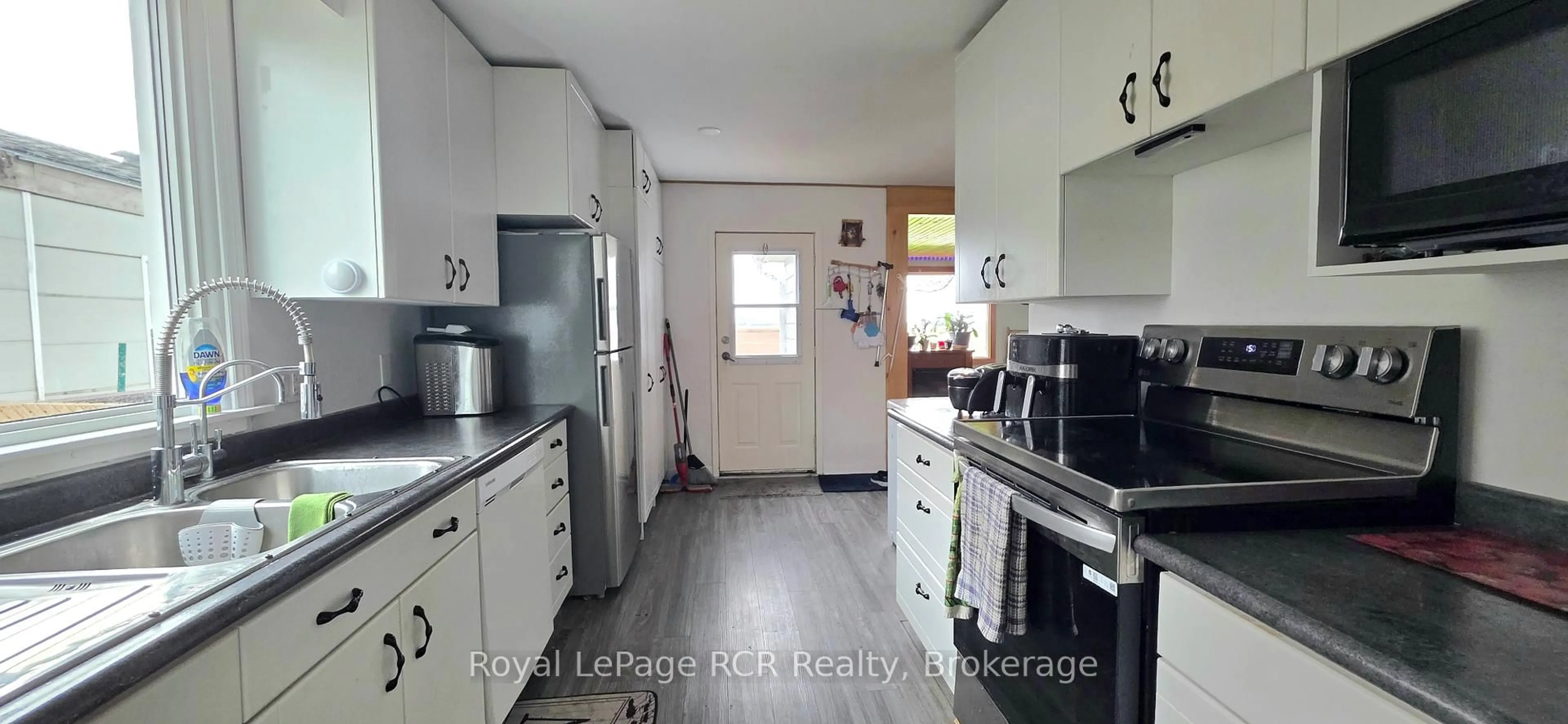 Standard kitchen, unknown for 10 Quebec Rd, Huron East Ontario N0M 1L0
