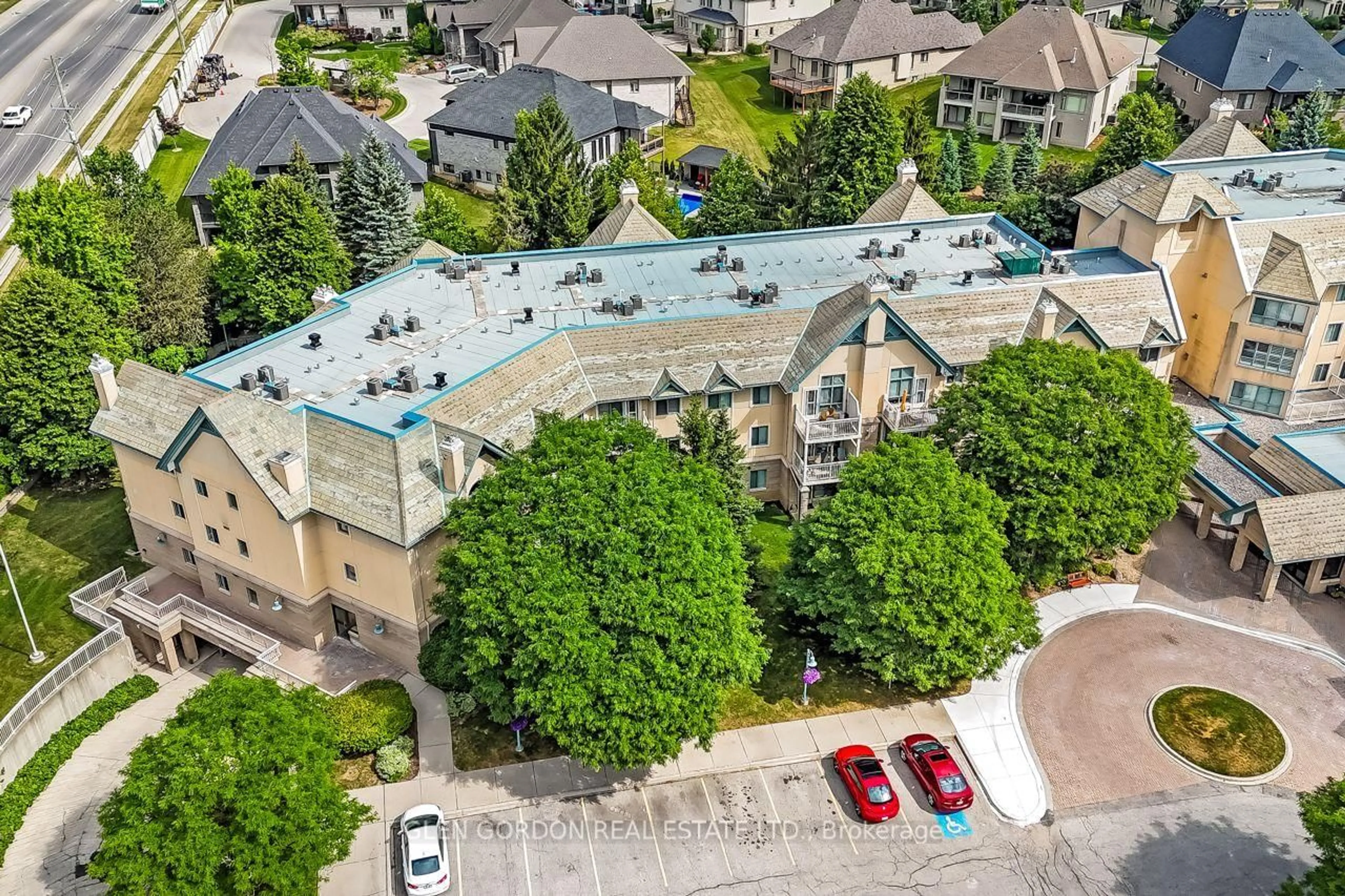 A pic from outside/outdoor area/front of a property/back of a property/a pic from drone, unknown for 511 Gainsborough Rd #328, London North Ontario N6G 4Z5