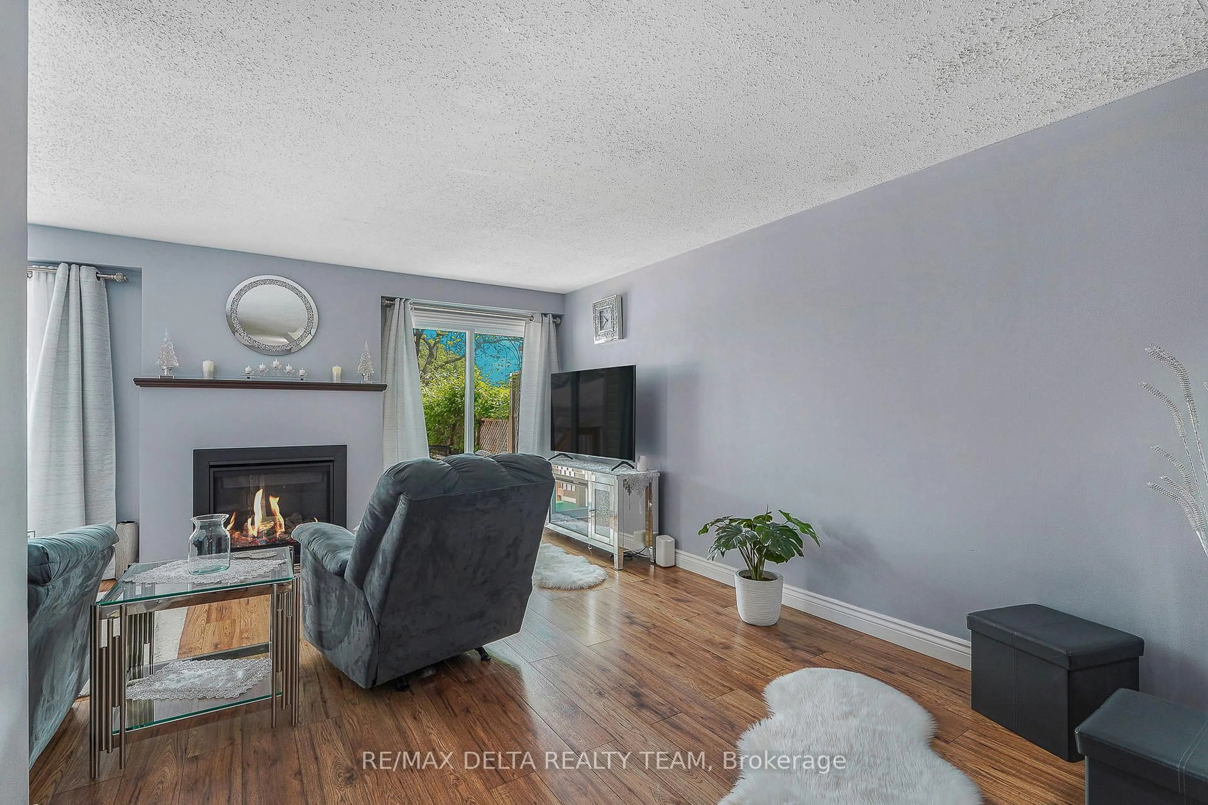 Living room with furniture, unknown for 1107 Des Forets Ave, Ottawa Ontario K1C 5K7