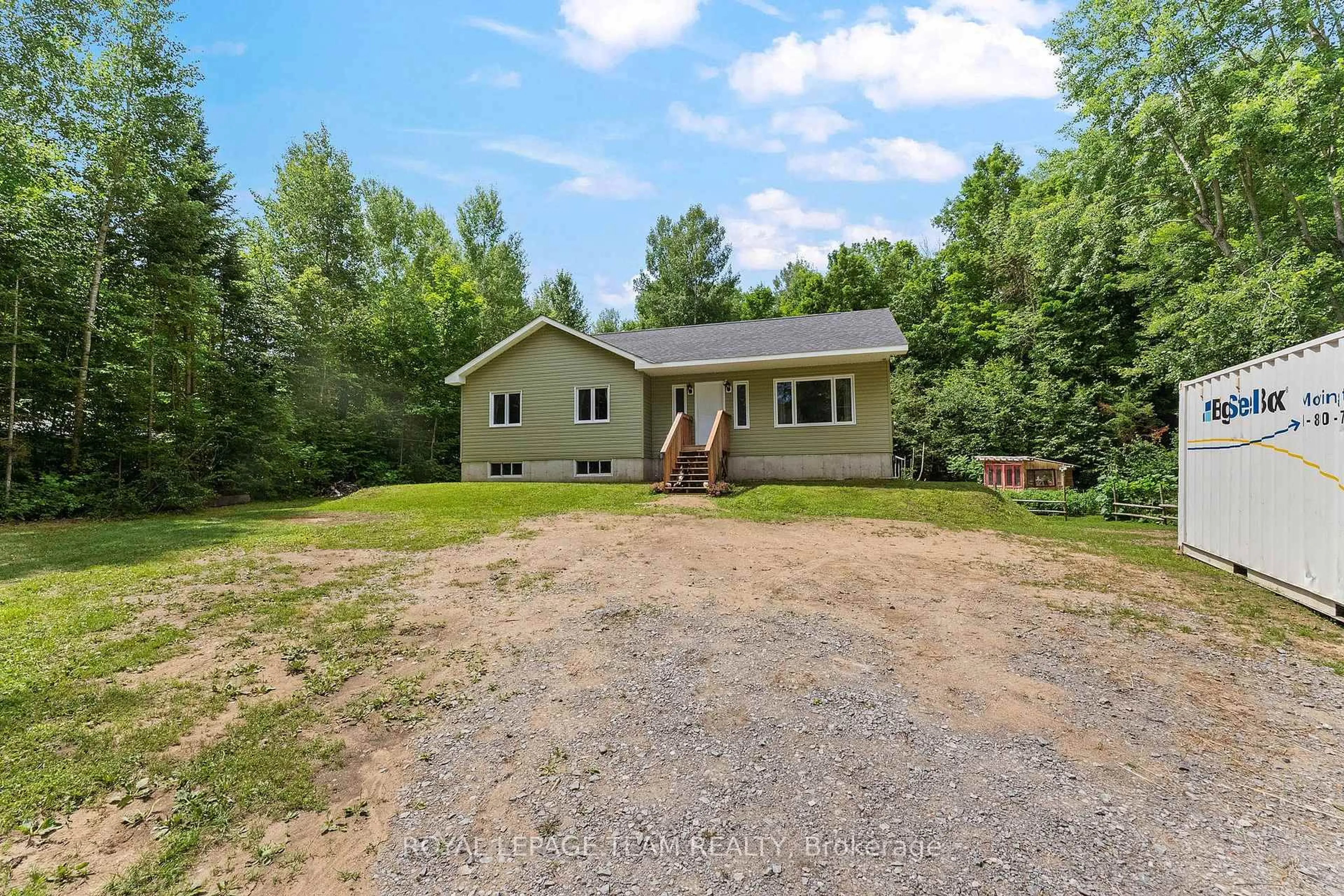 A pic from outside/outdoor area/front of a property/back of a property/a pic from drone, unknown for 405 Calvin Rd, Haley Station Ontario K0J 1Y0