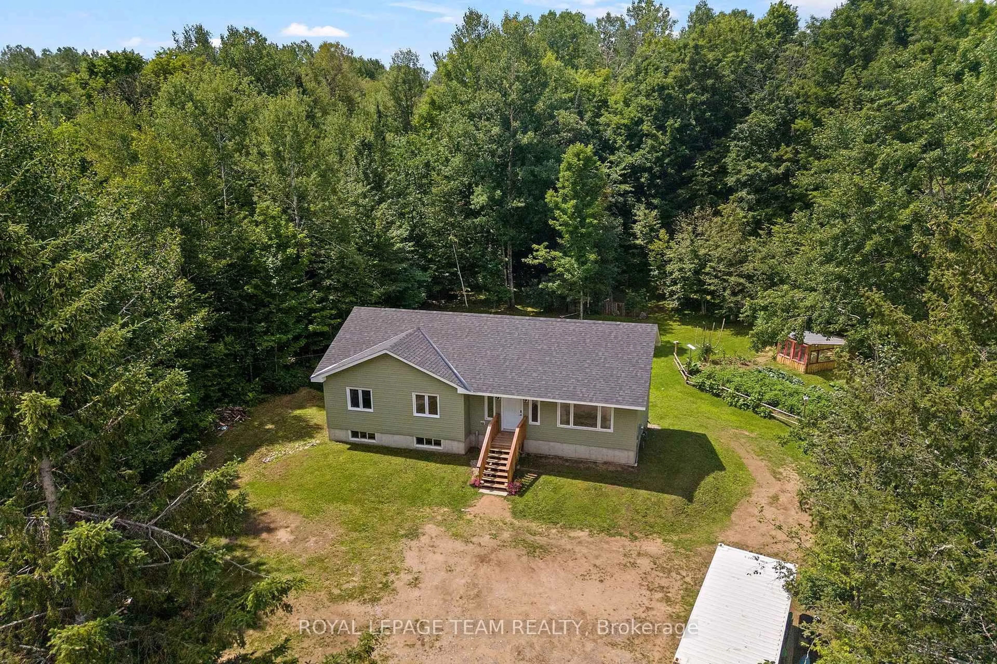 A pic from outside/outdoor area/front of a property/back of a property/a pic from drone, unknown for 405 Calvin Rd, Haley Station Ontario K0J 1Y0