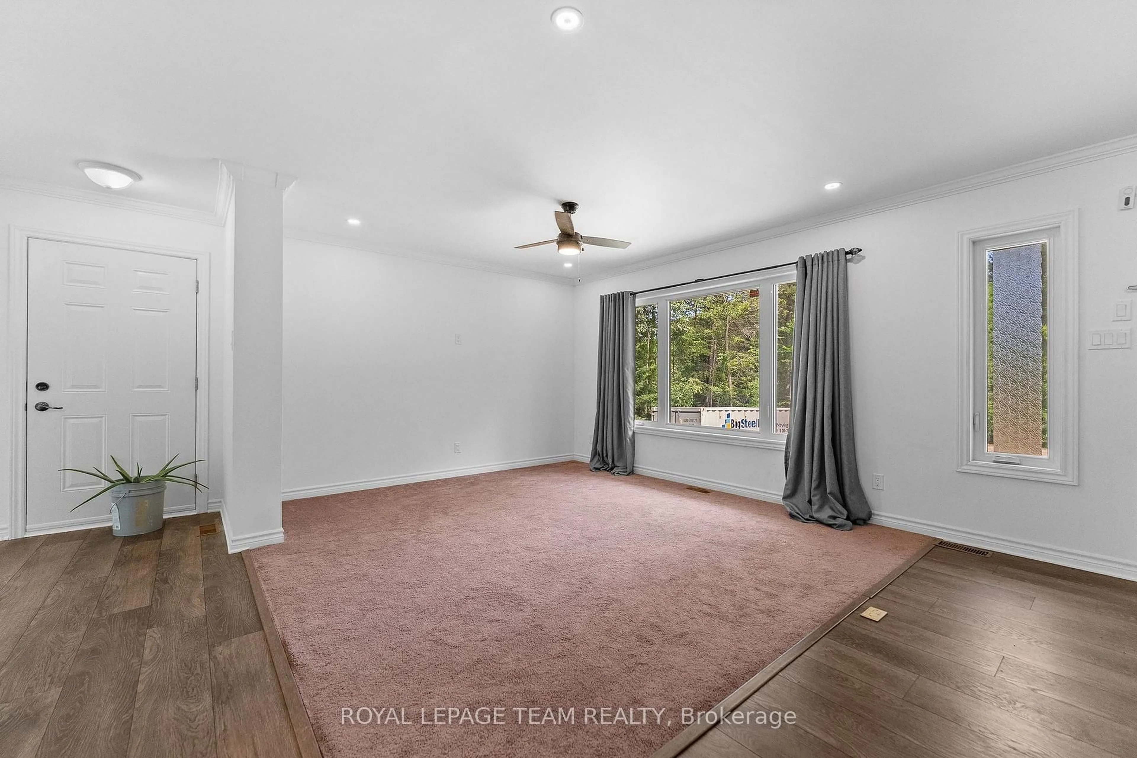 A pic of a room for 405 Calvin Rd, Haley Station Ontario K0J 1Y0
