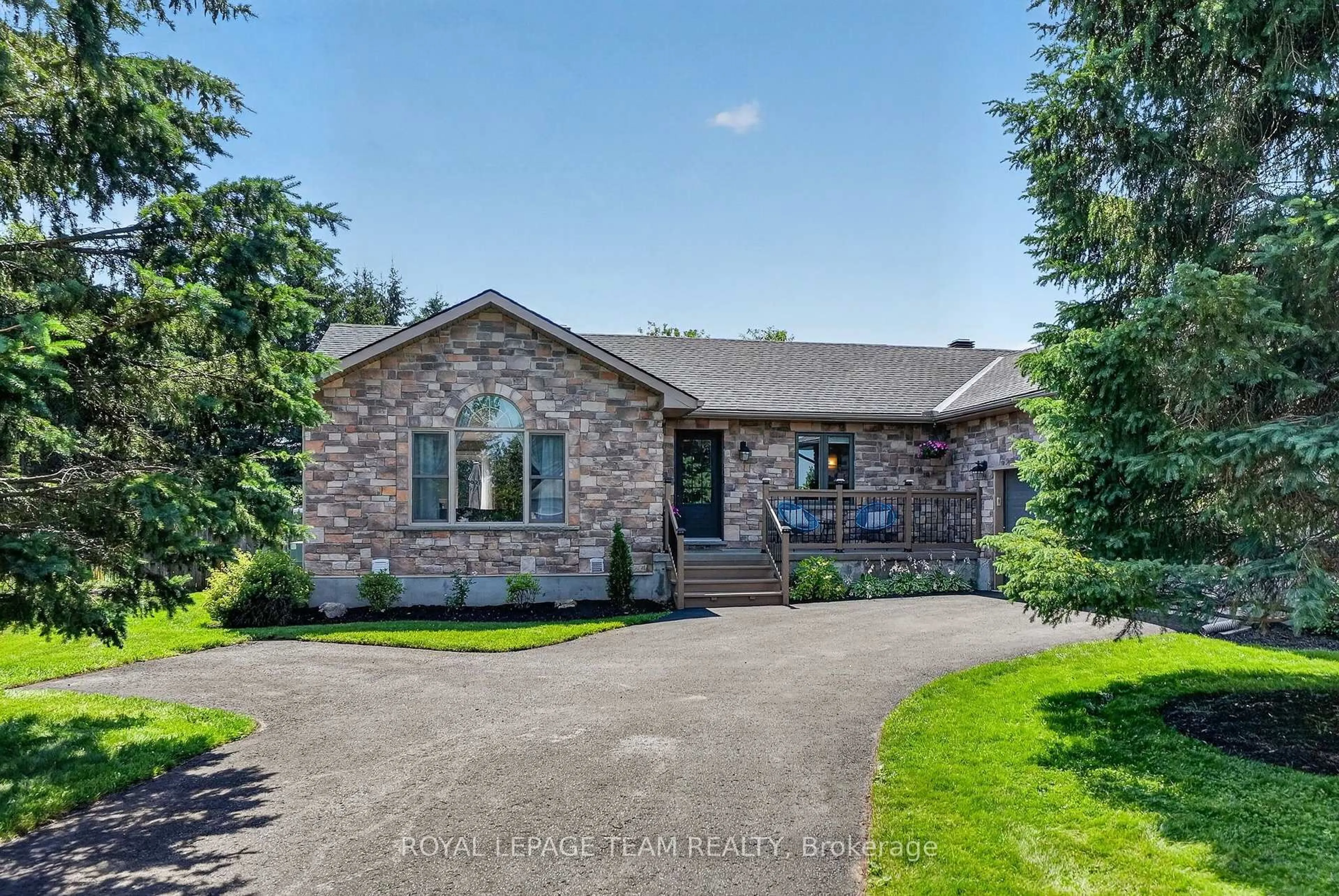 Home with brick exterior material, street for 1550 Stanleyfield Cres, Greely Ontario K4P 1M7