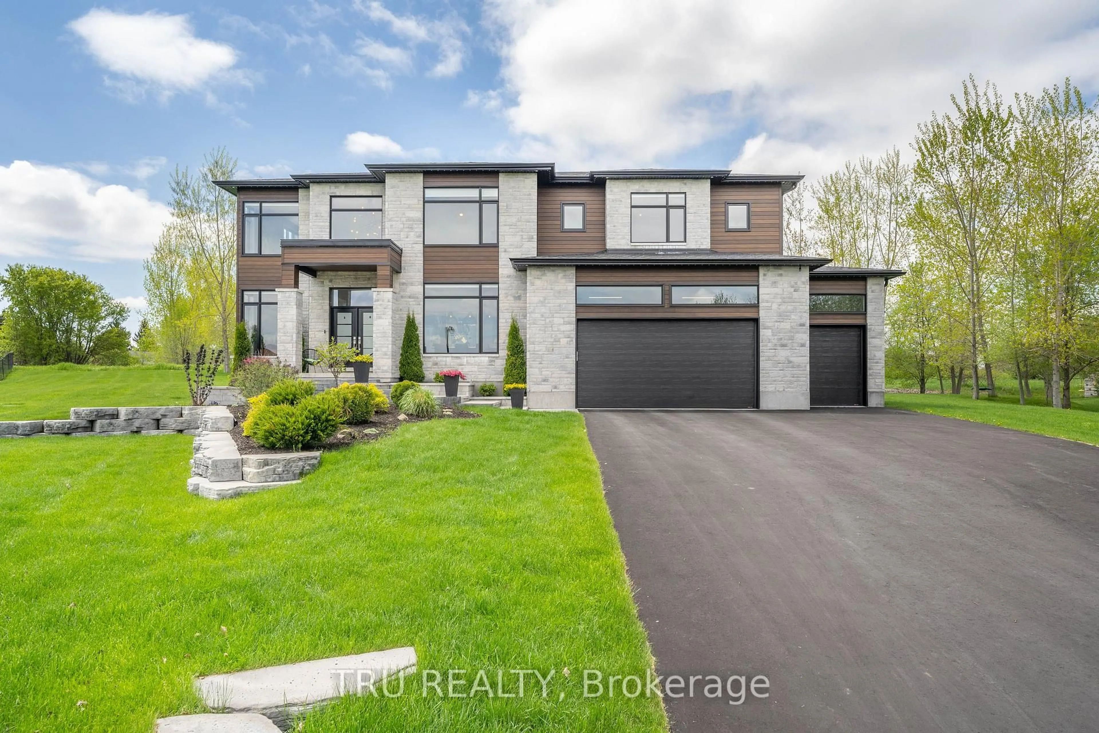 Home with brick exterior material, street for 536 LEIMERK Crt, Manotick Ontario K4M 0B2