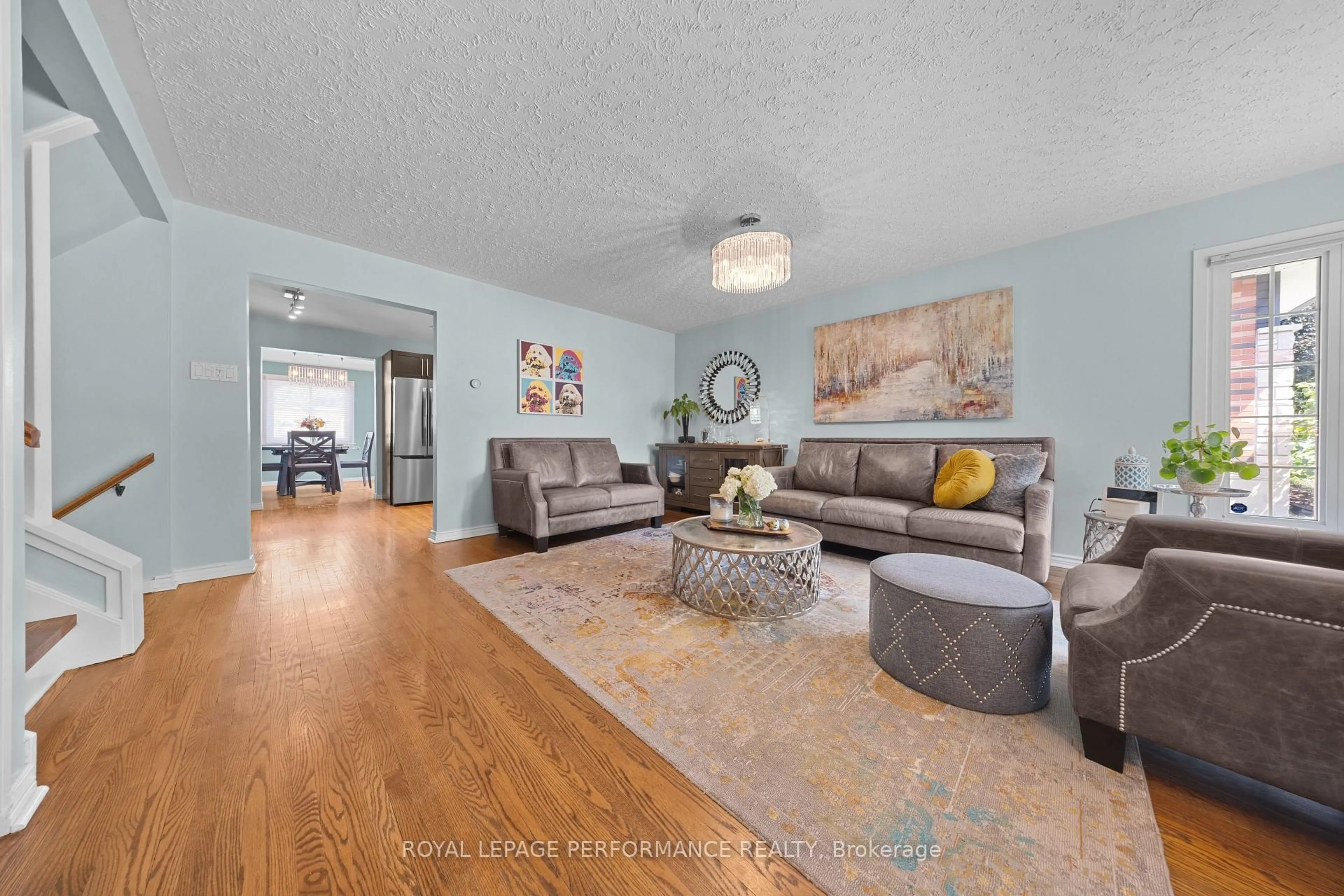 Living room with furniture, unknown for 2177 Bingham St, Ottawa Ontario K1G 2V6