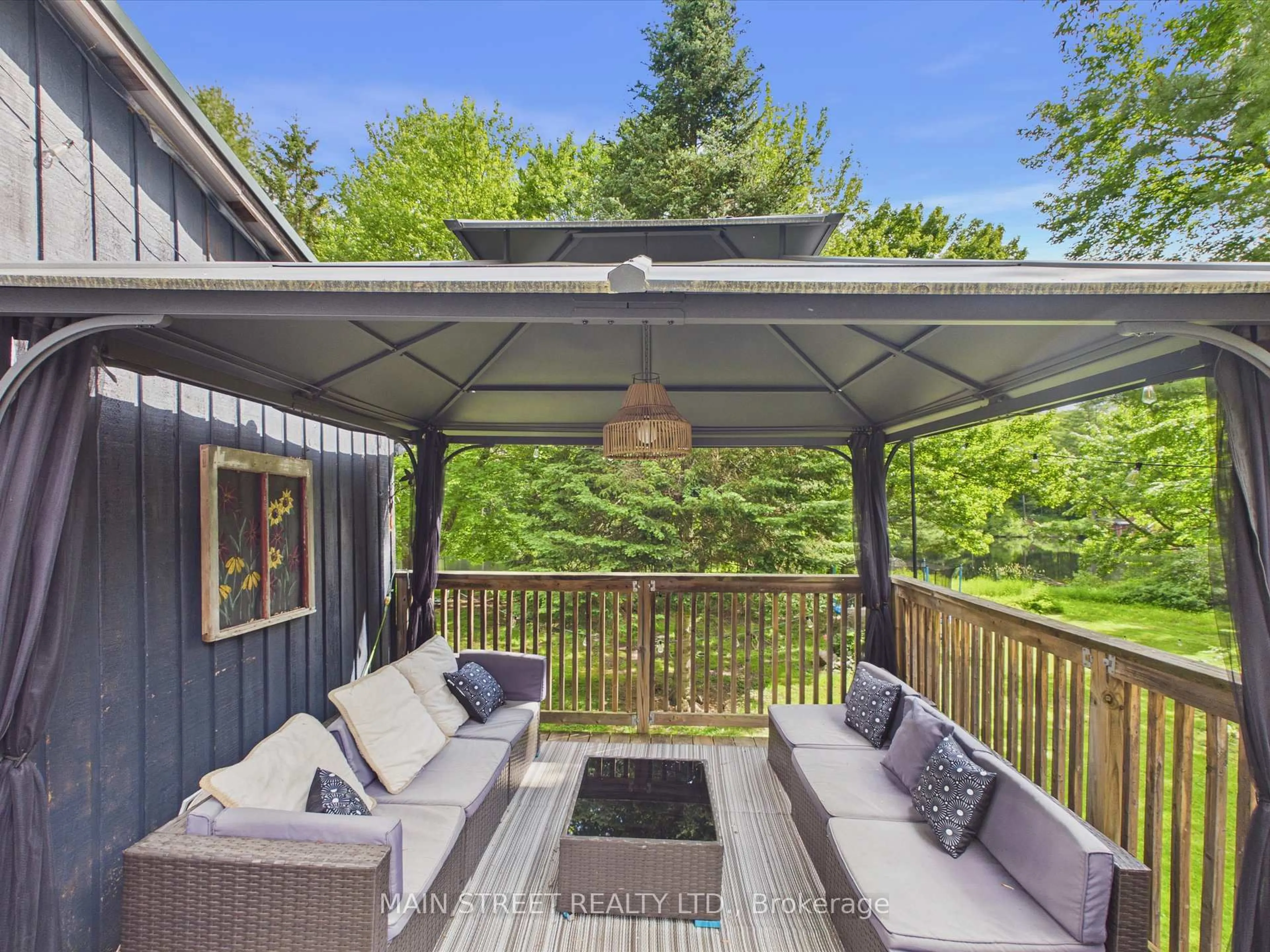 Patio, unknown for 1063 SHERWOOD FOREST Rd, Bracebridge Ontario P1L 1X3