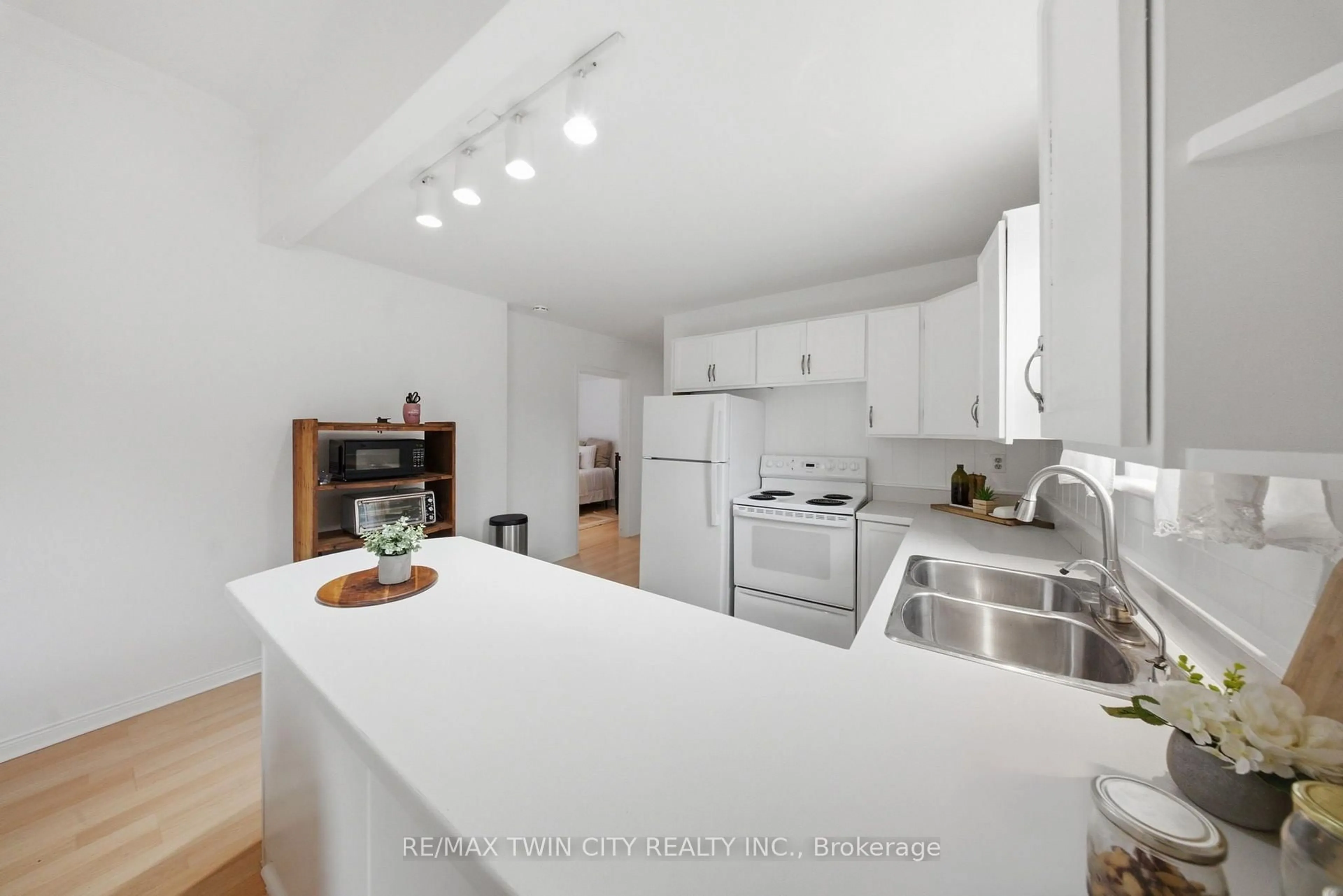 Open concept kitchen, unknown for 254 Erie Ave, Brantford Ontario N3S 2H2