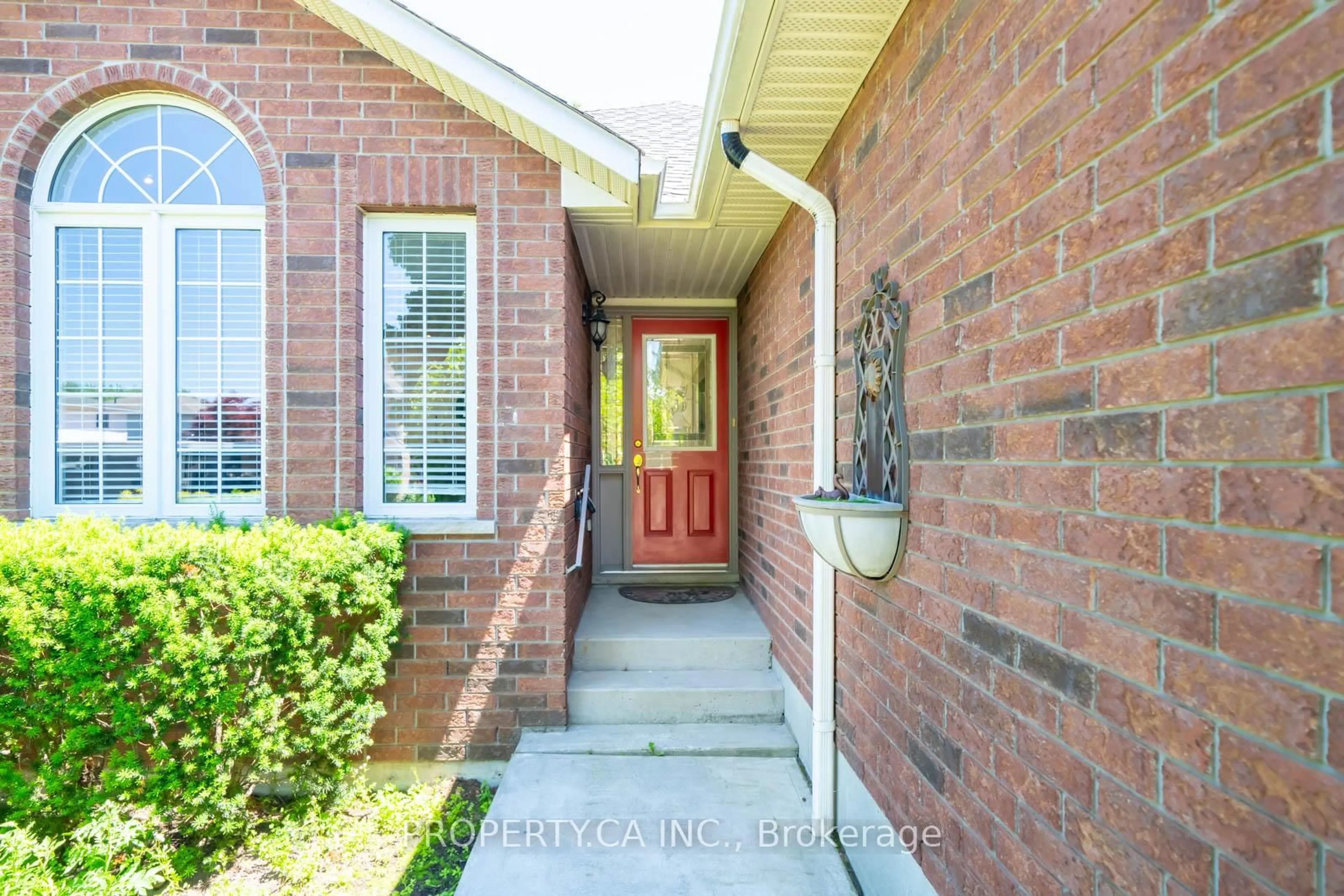 Unknown for 67 Massena Dr, Hamilton Ontario L9B 2J3