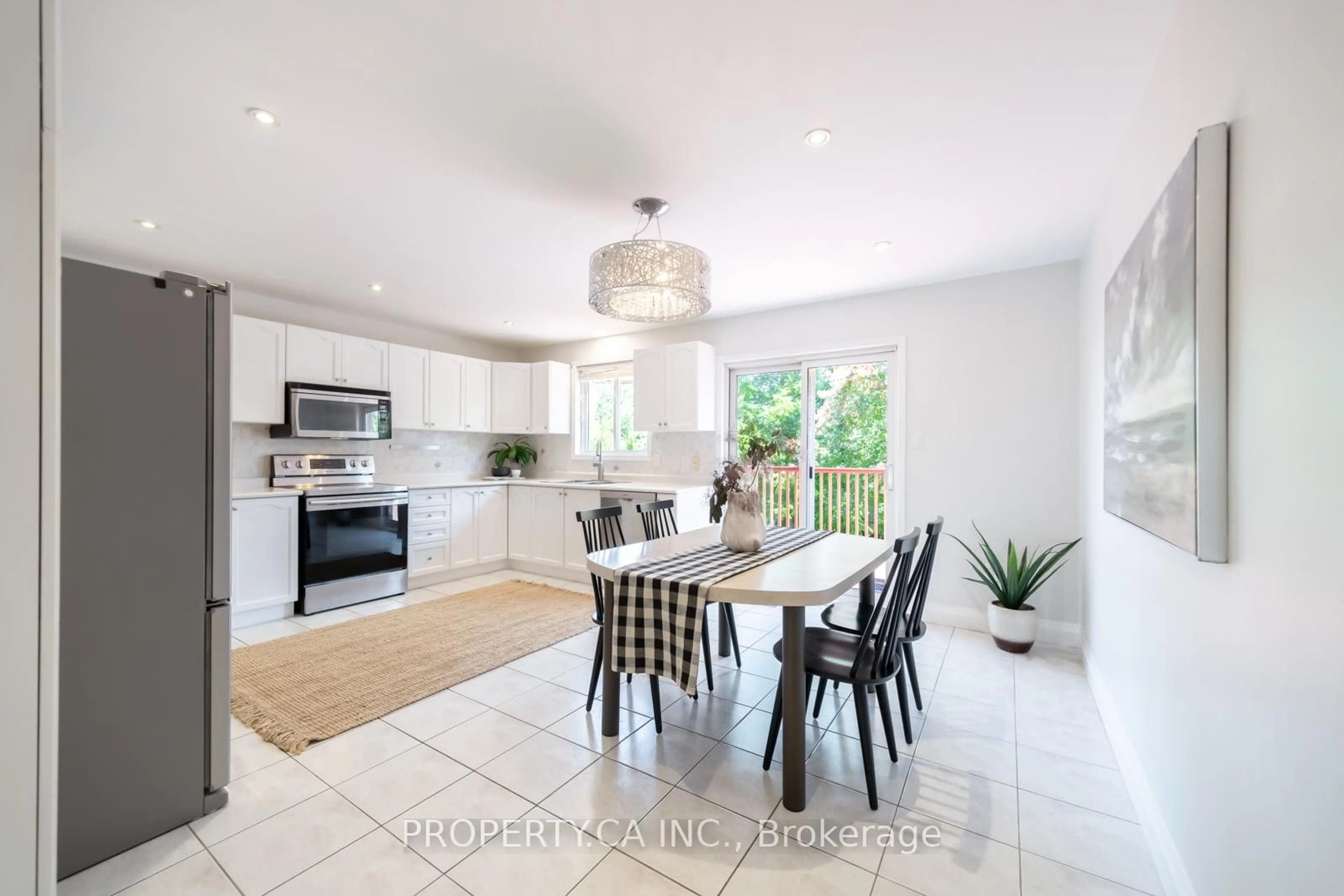 Contemporary kitchen, unknown for 67 Massena Dr, Hamilton Ontario L9B 2J3