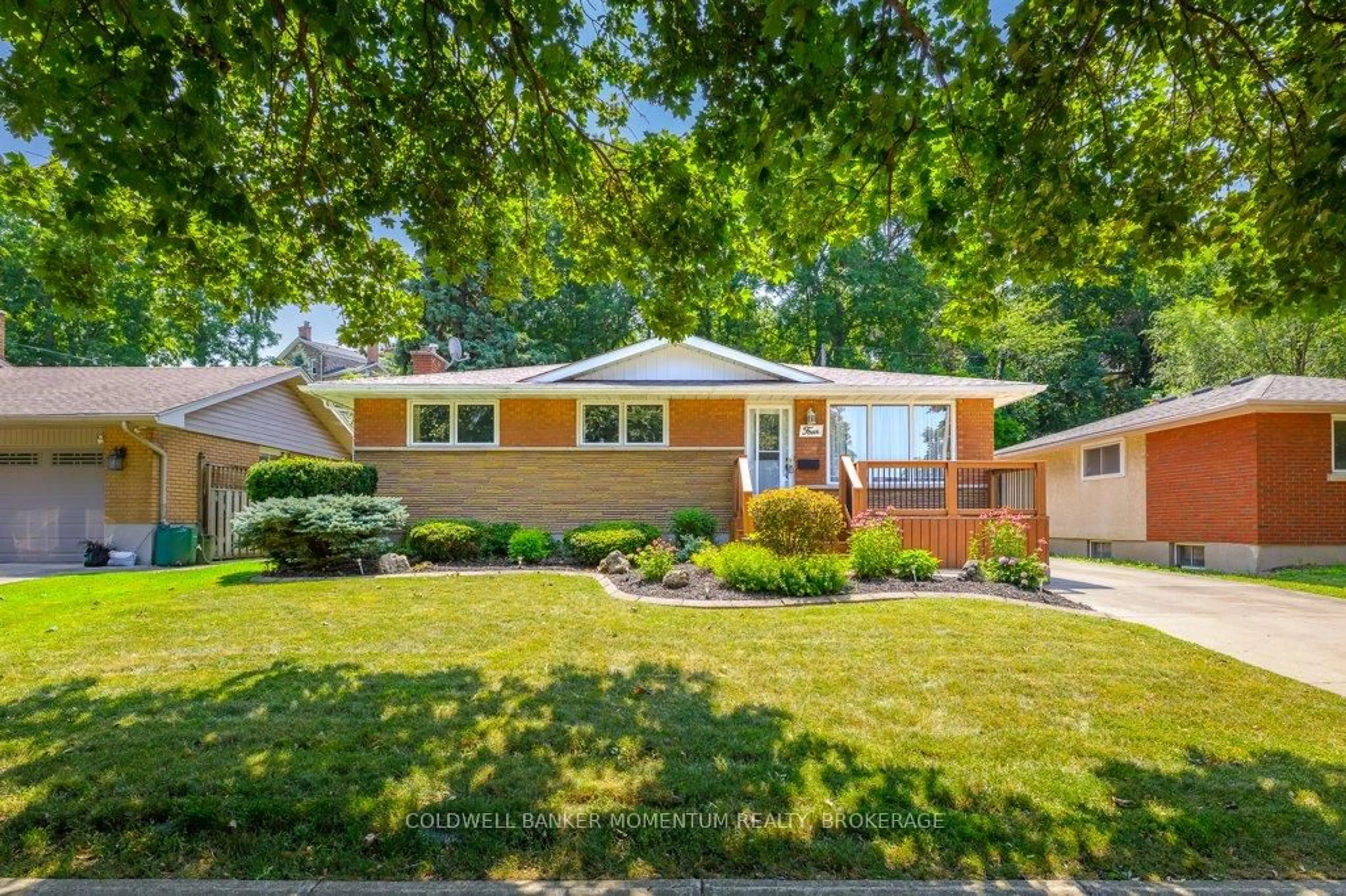 Home with brick exterior material, street for 4 Parkhill Rd, St. Catharines Ontario L2T 1V6