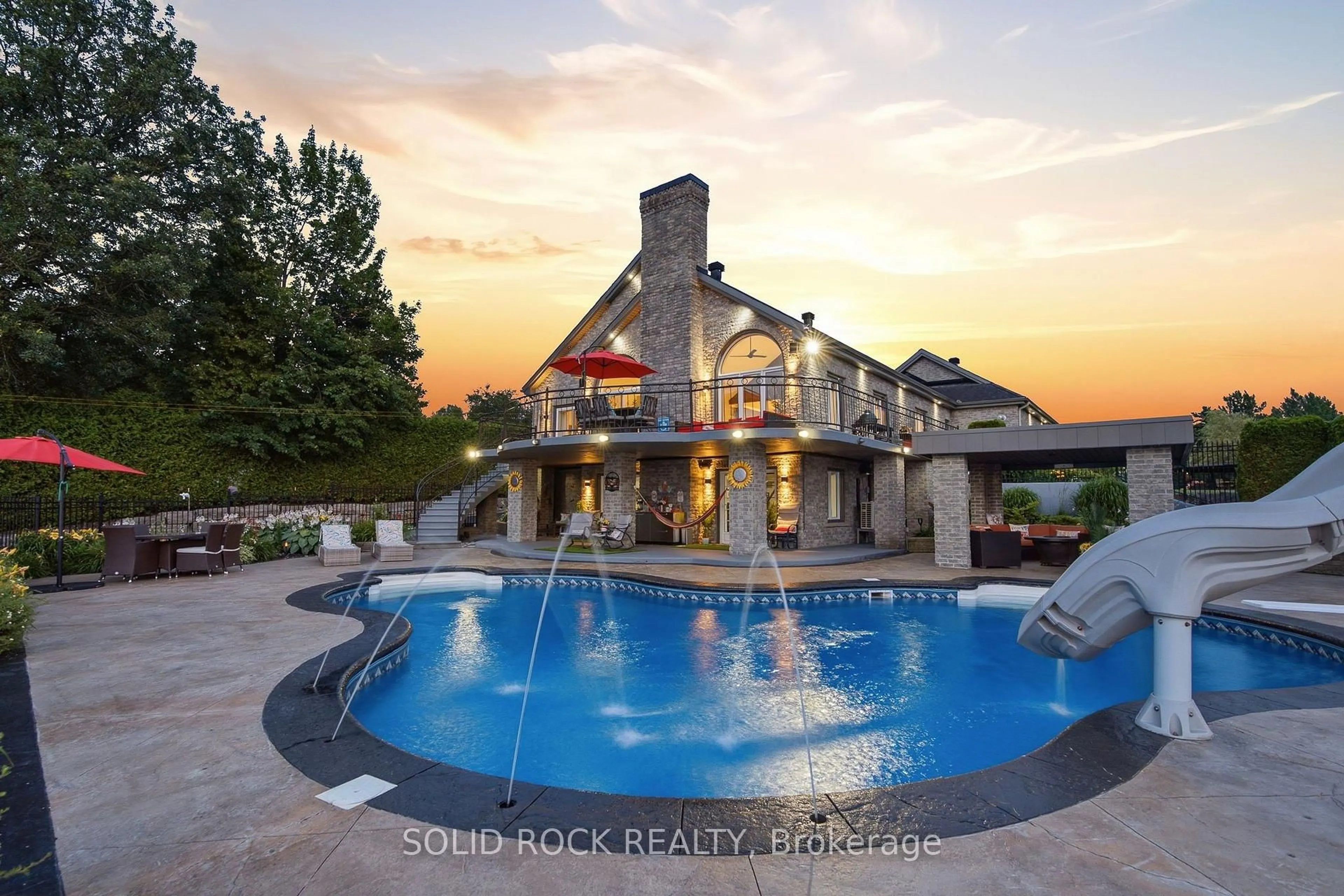 Pool for 3835 Old Highway 17 Rd, Clarence-Rockland Ontario K4K 1W2