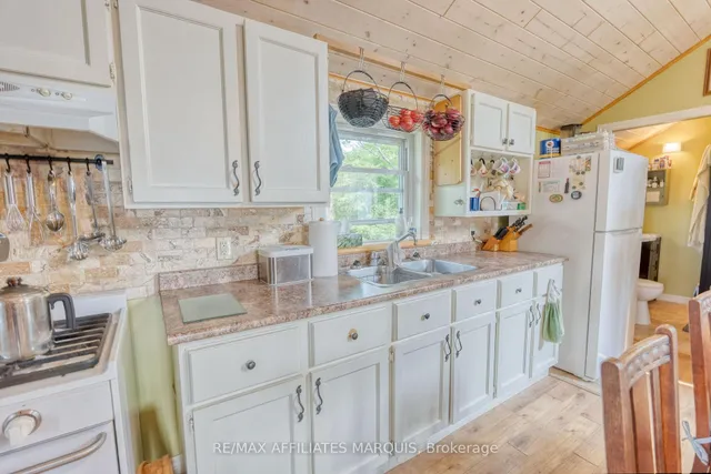 19 West Devil Lk Lane, Inverary 5