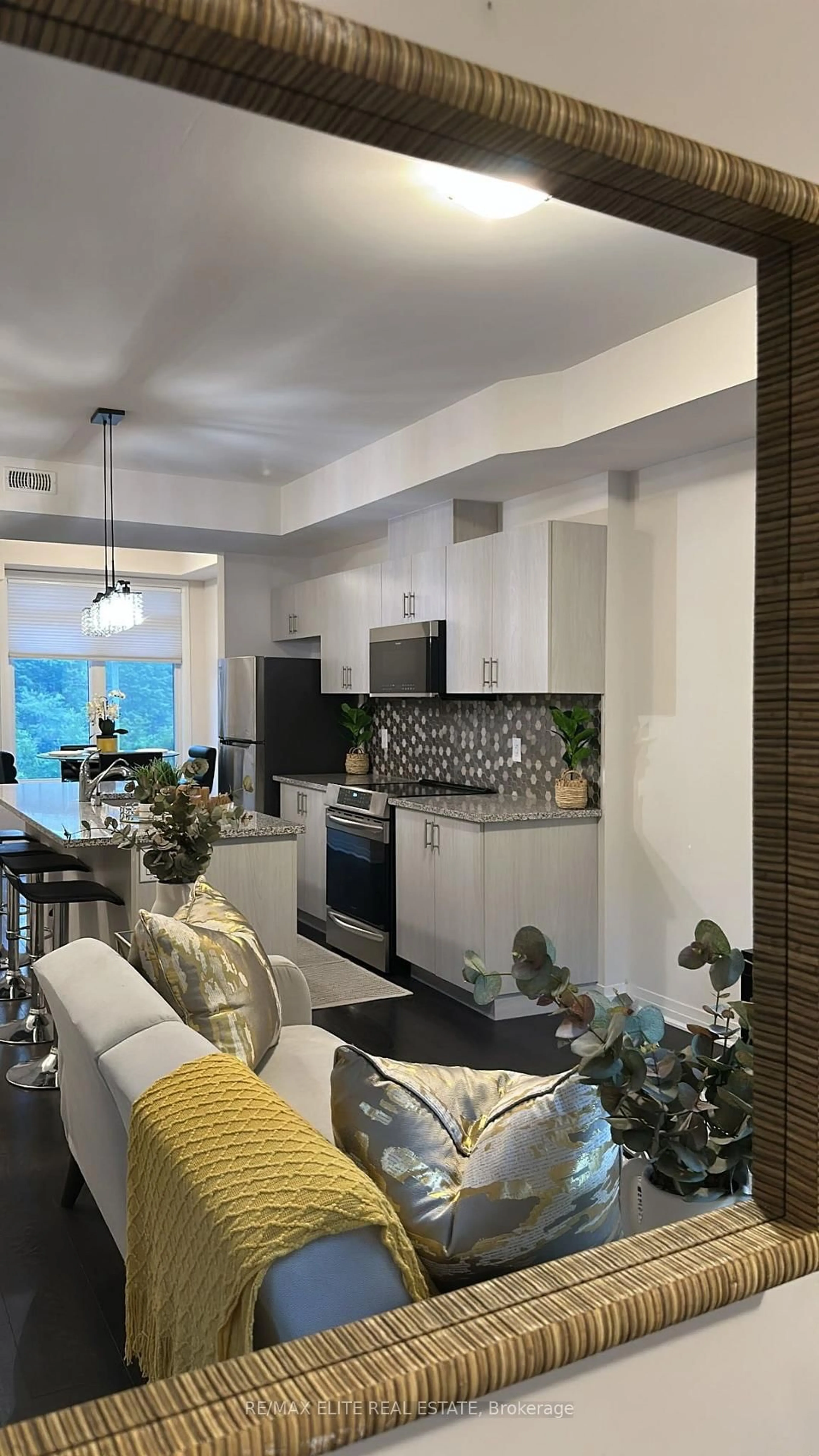 Open concept kitchen, ceramic/tile floor for 2 Willow St #60, Brant Ontario N3L 0K7