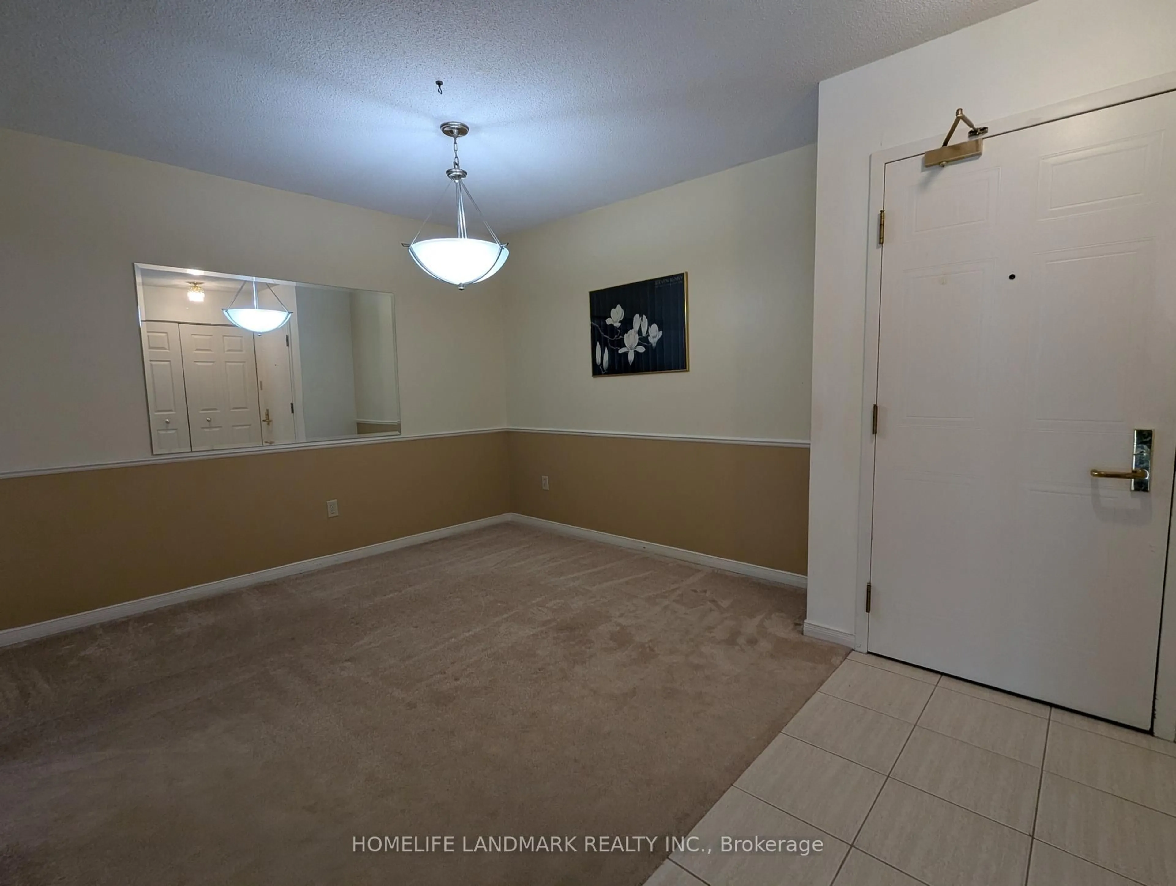 A pic of a room for 265 Westcourt Pl #306, Waterloo Ontario N2L 6E4