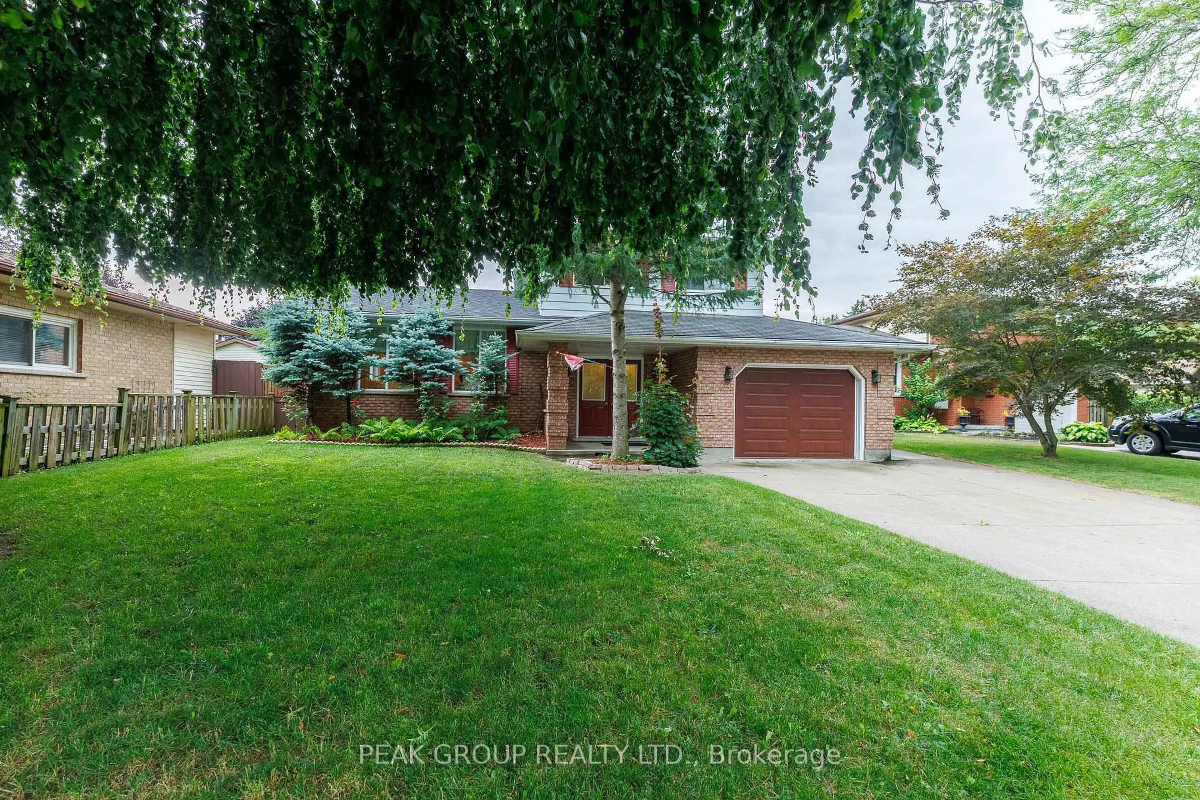 Home with brick exterior material, street for 7178 Freeman St, Niagara Falls Ontario L2E 5V7