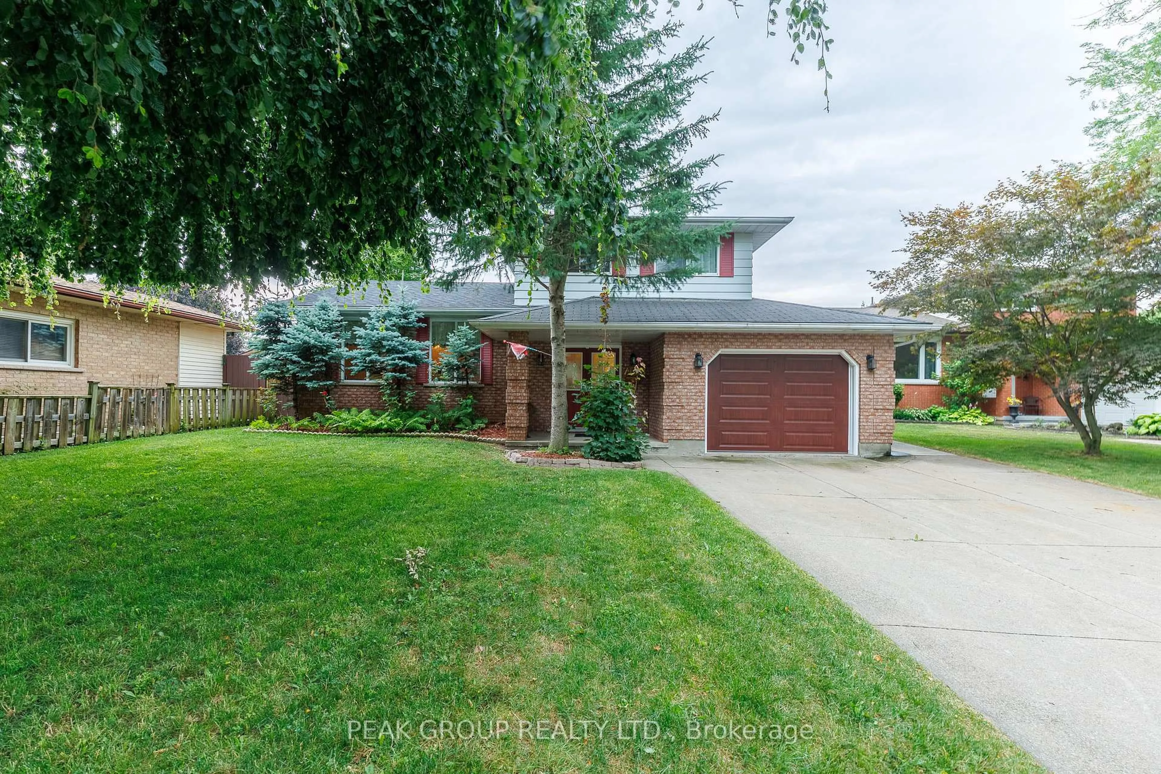Home with brick exterior material, street for 7178 Freeman St, Niagara Falls Ontario L2E 5V7