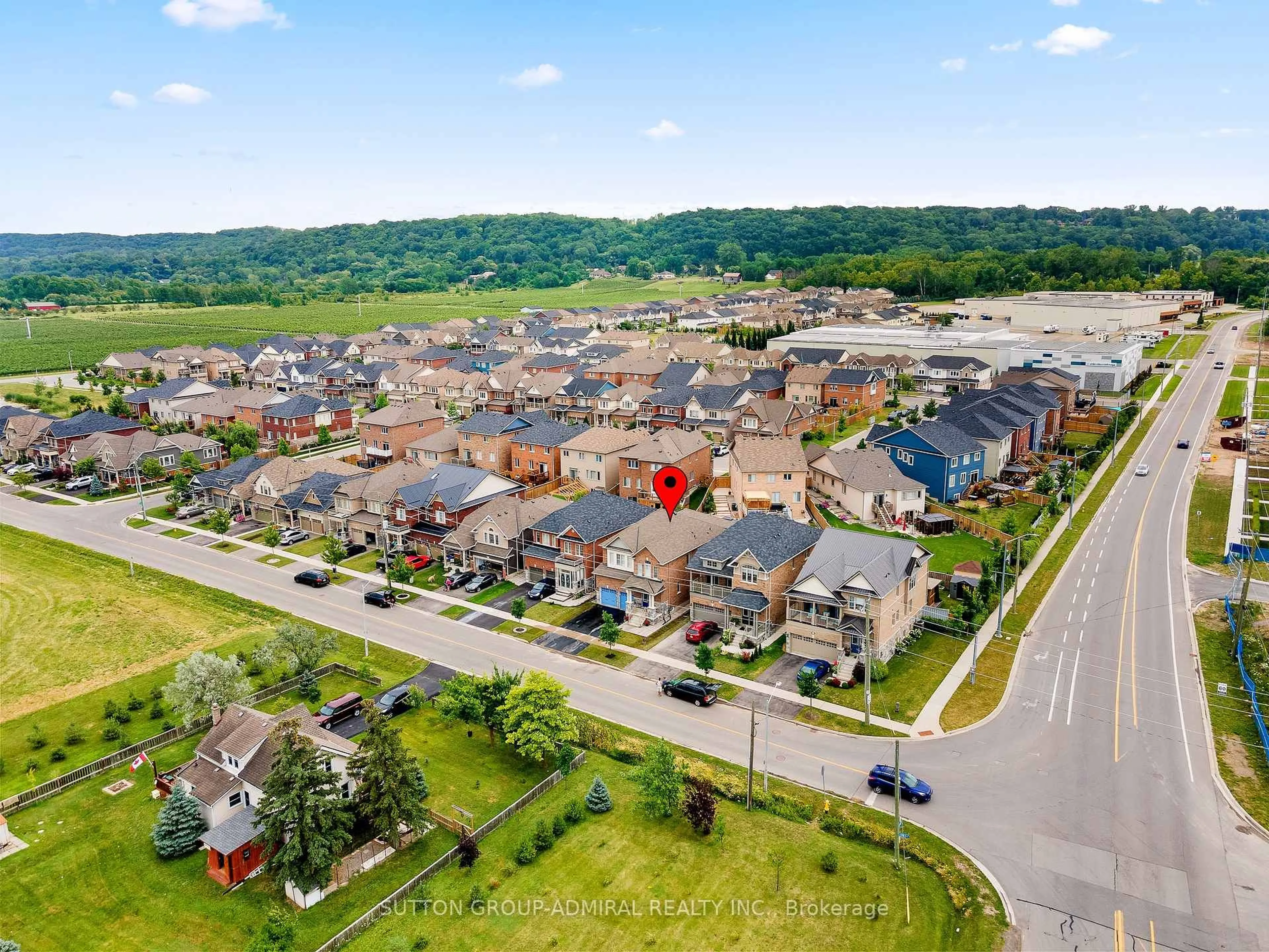 A pic from outside/outdoor area/front of a property/back of a property/a pic from drone, street for 943 Line 9 Rd, Niagara-on-the-Lake Ontario L0S 1J1