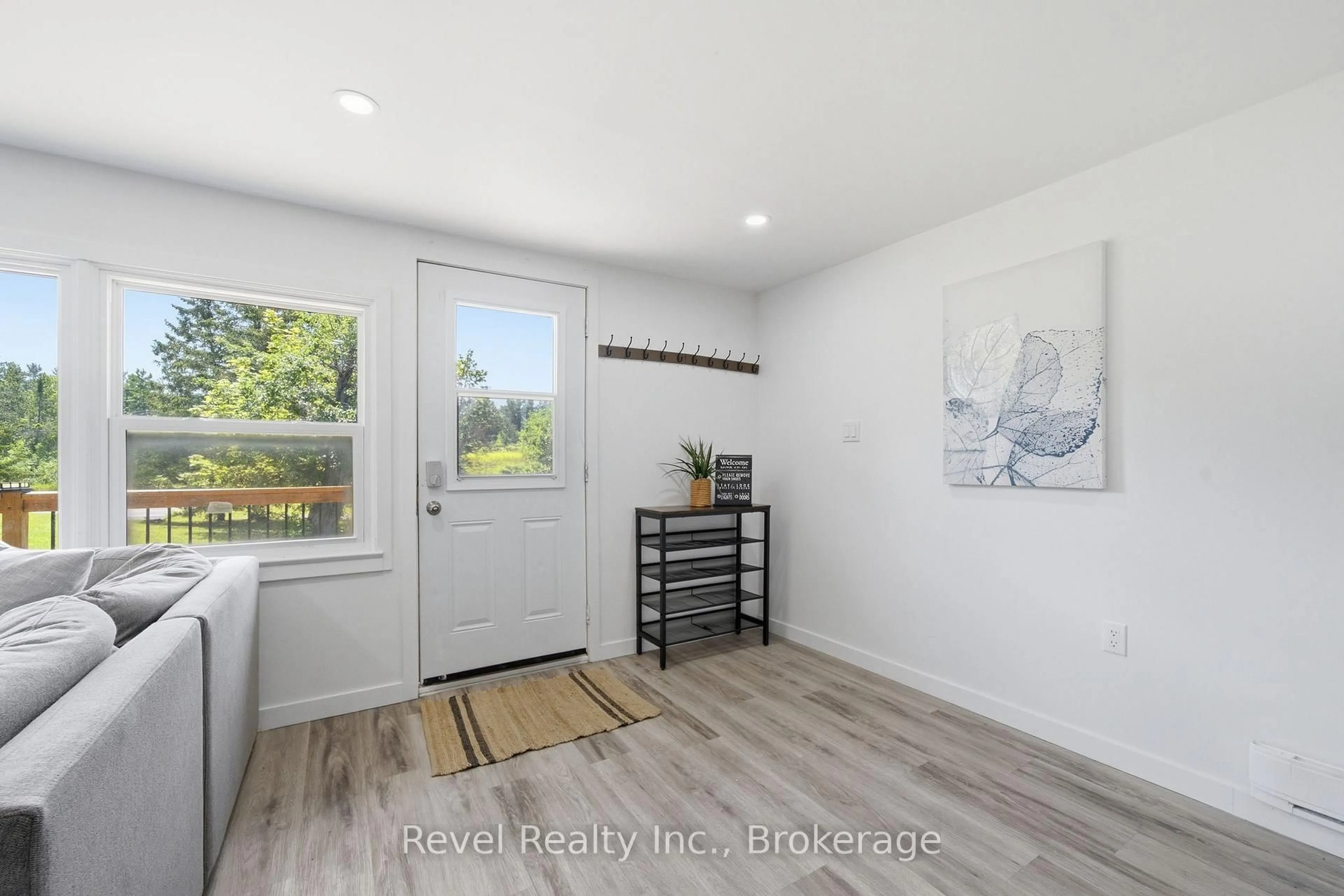 Indoor entryway for 5904 Hwy 35, Kawartha Lakes Ontario K0M 1N0